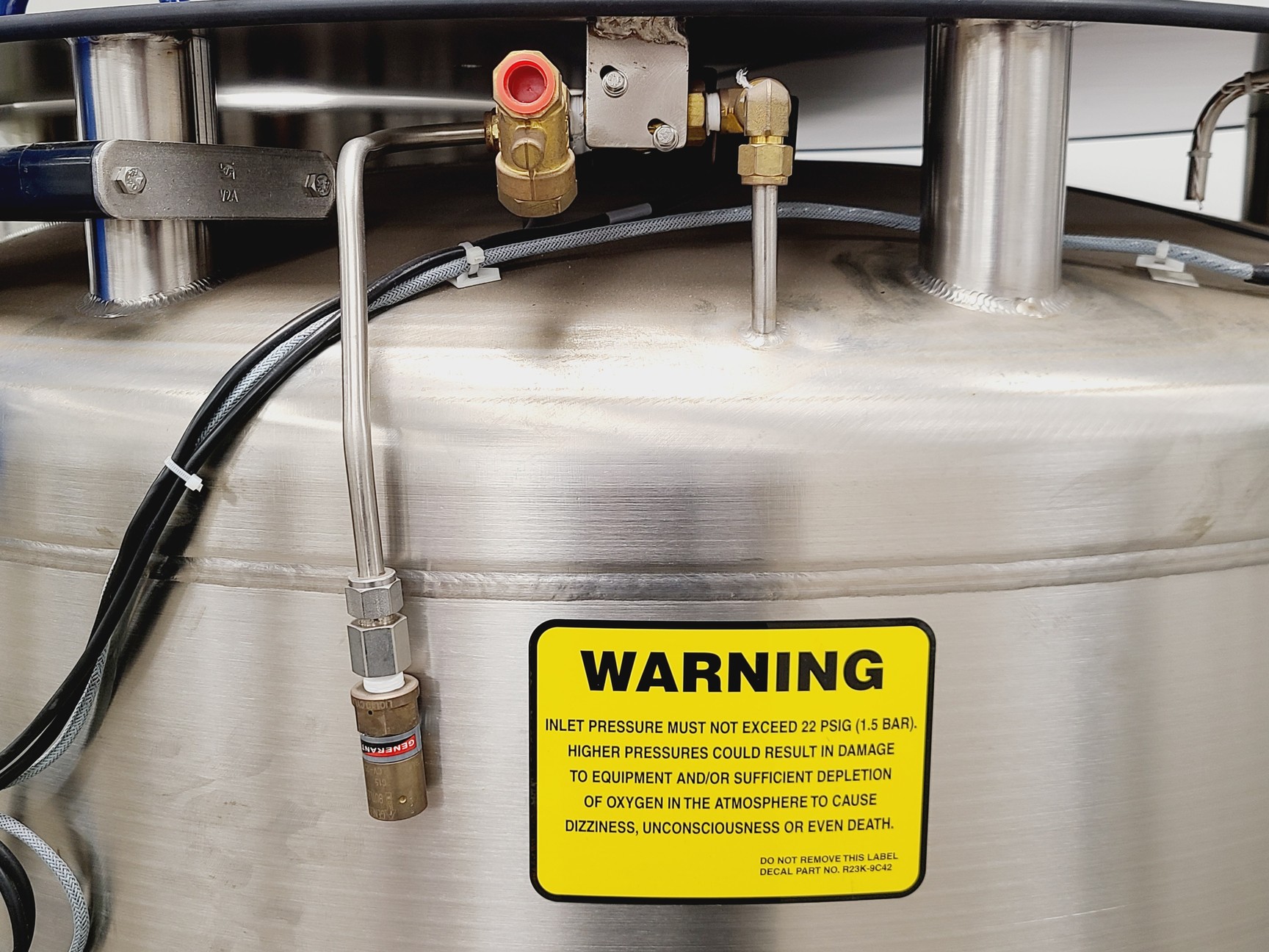 Image of Taylor-Wharton LABS-40K Liquid Nitrogen Cryogenic Storage Tank