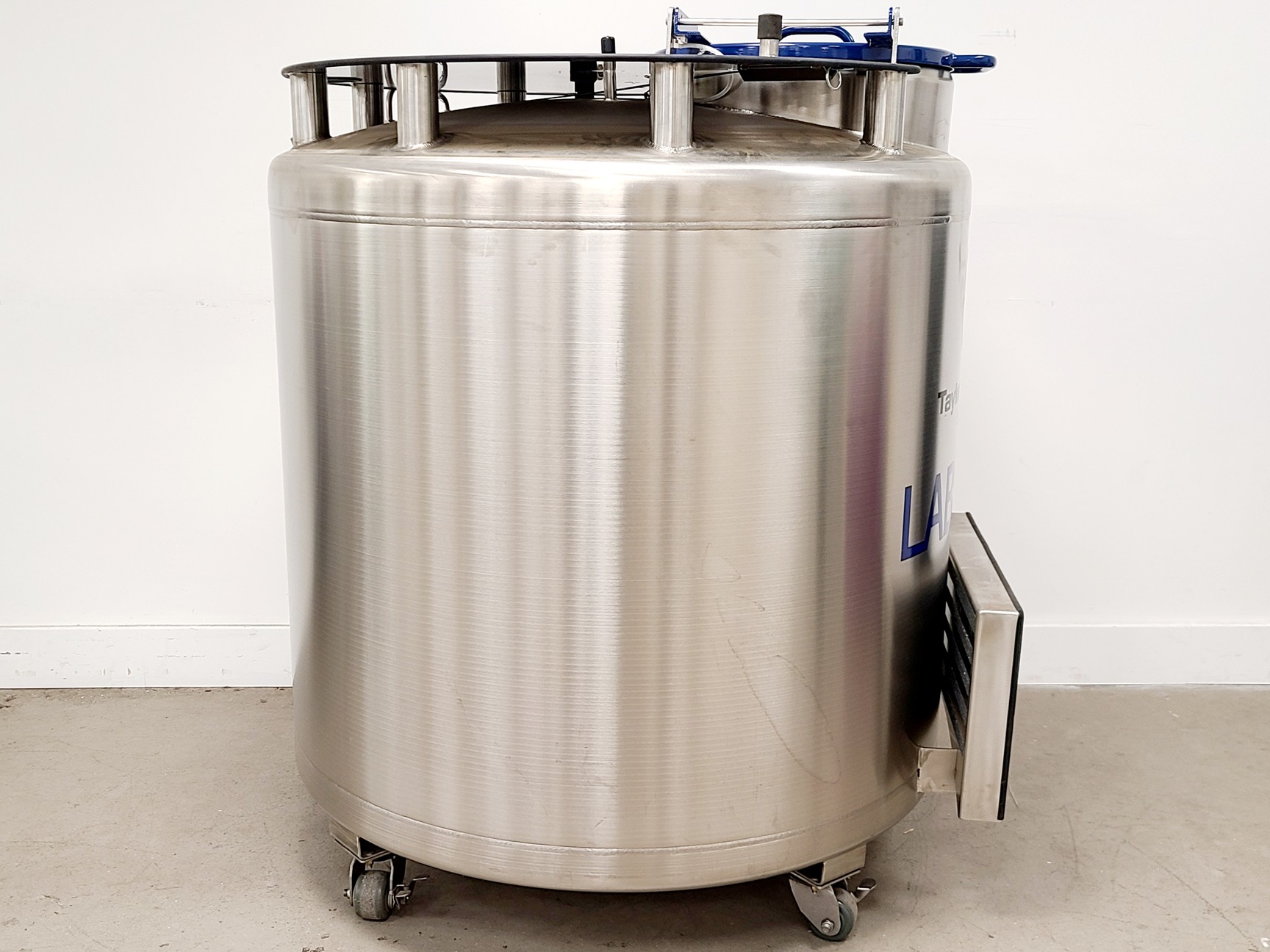 Image of Taylor-Wharton LABS-40K Liquid Nitrogen Cryogenic Storage Tank