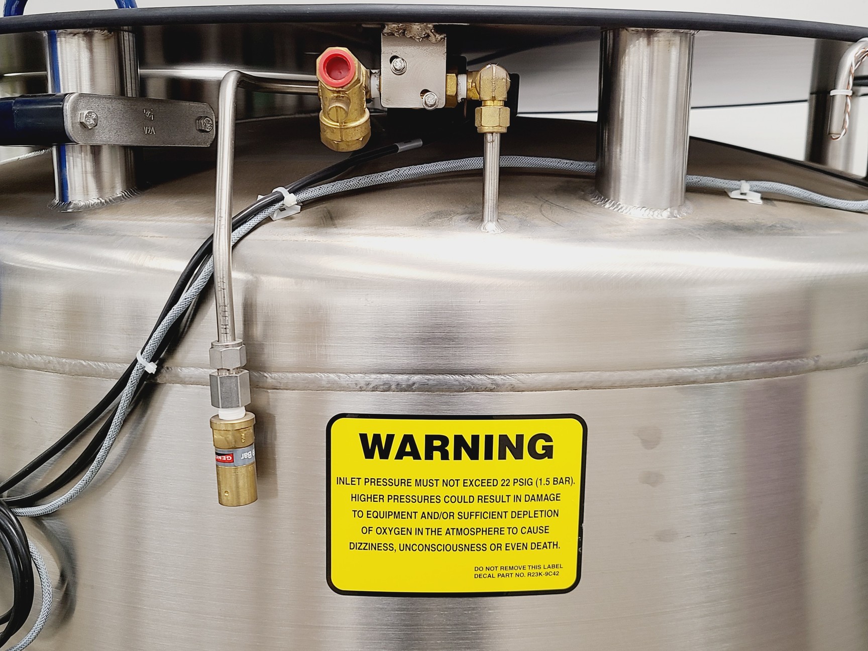 Image of Taylor-Wharton LABS-40K Liquid Nitrogen Cryogenic Storage Tank