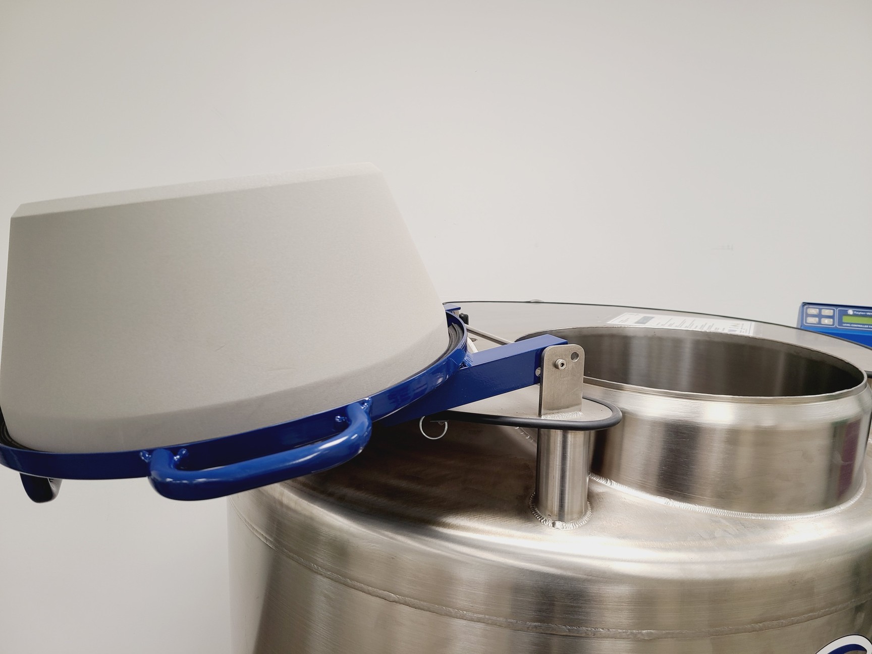 Image of Taylor-Wharton LABS-40K Liquid Nitrogen Cryogenic Storage Tank