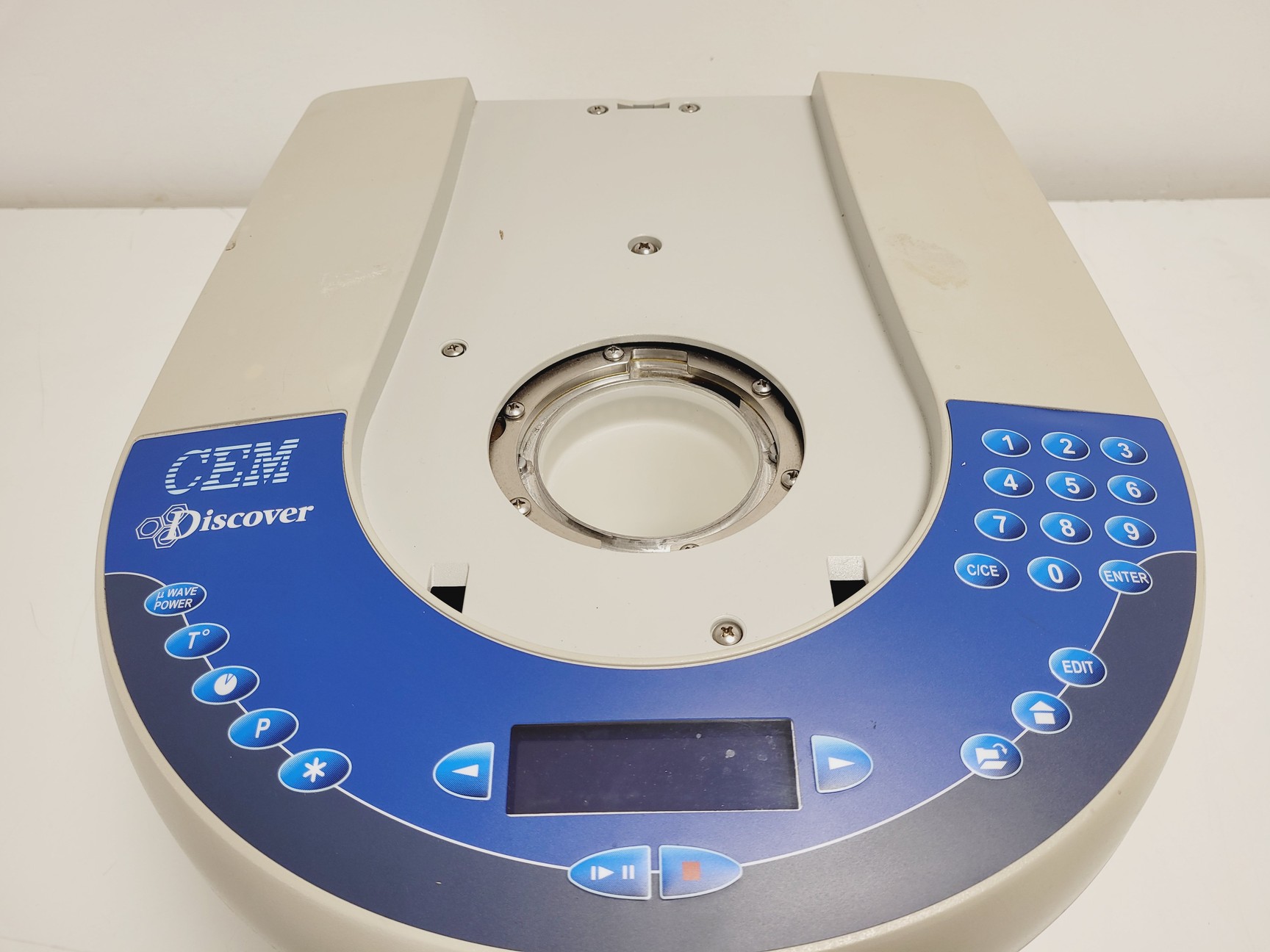 Image of CEM Discover System Microwave Reactor Sythesiser