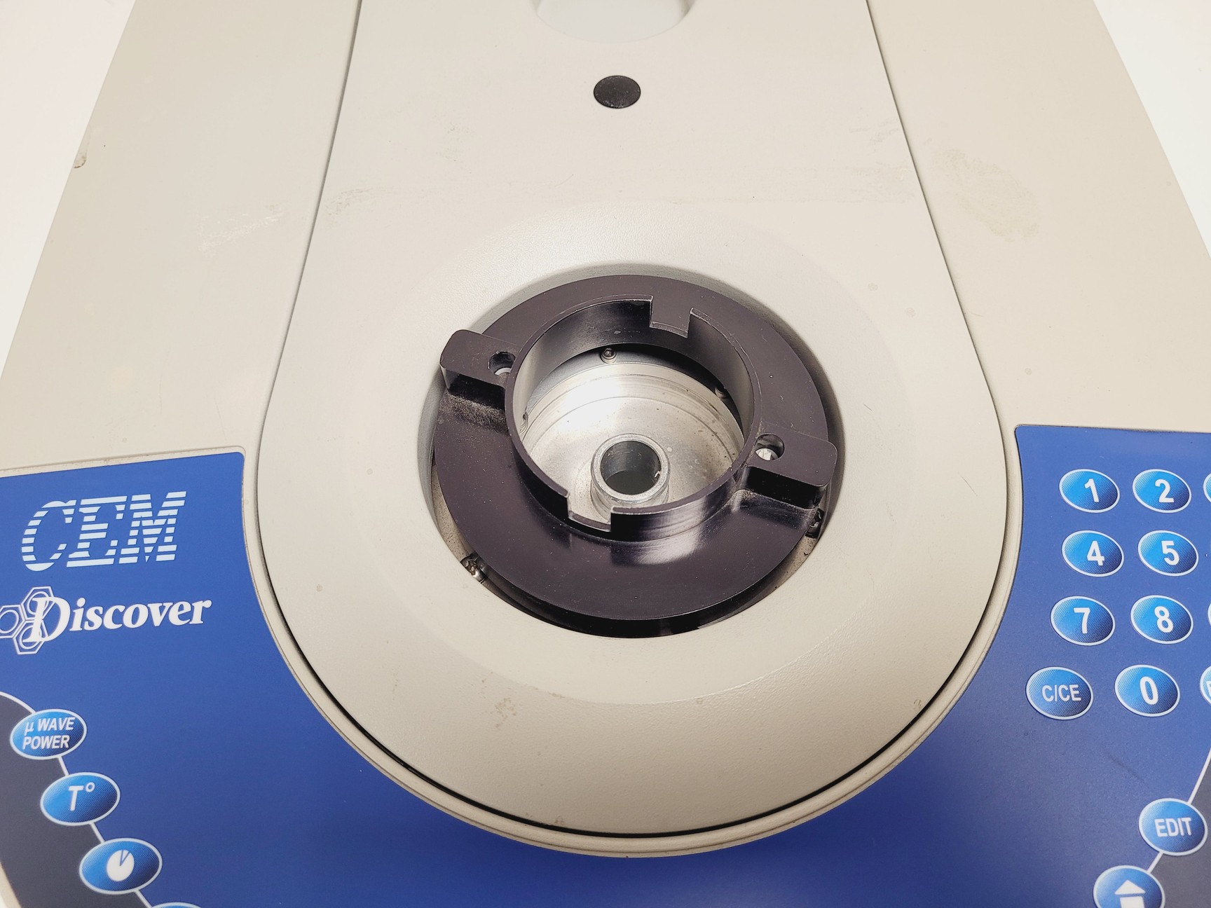 Image of CEM Discover System Microwave Reactor Sythesiser