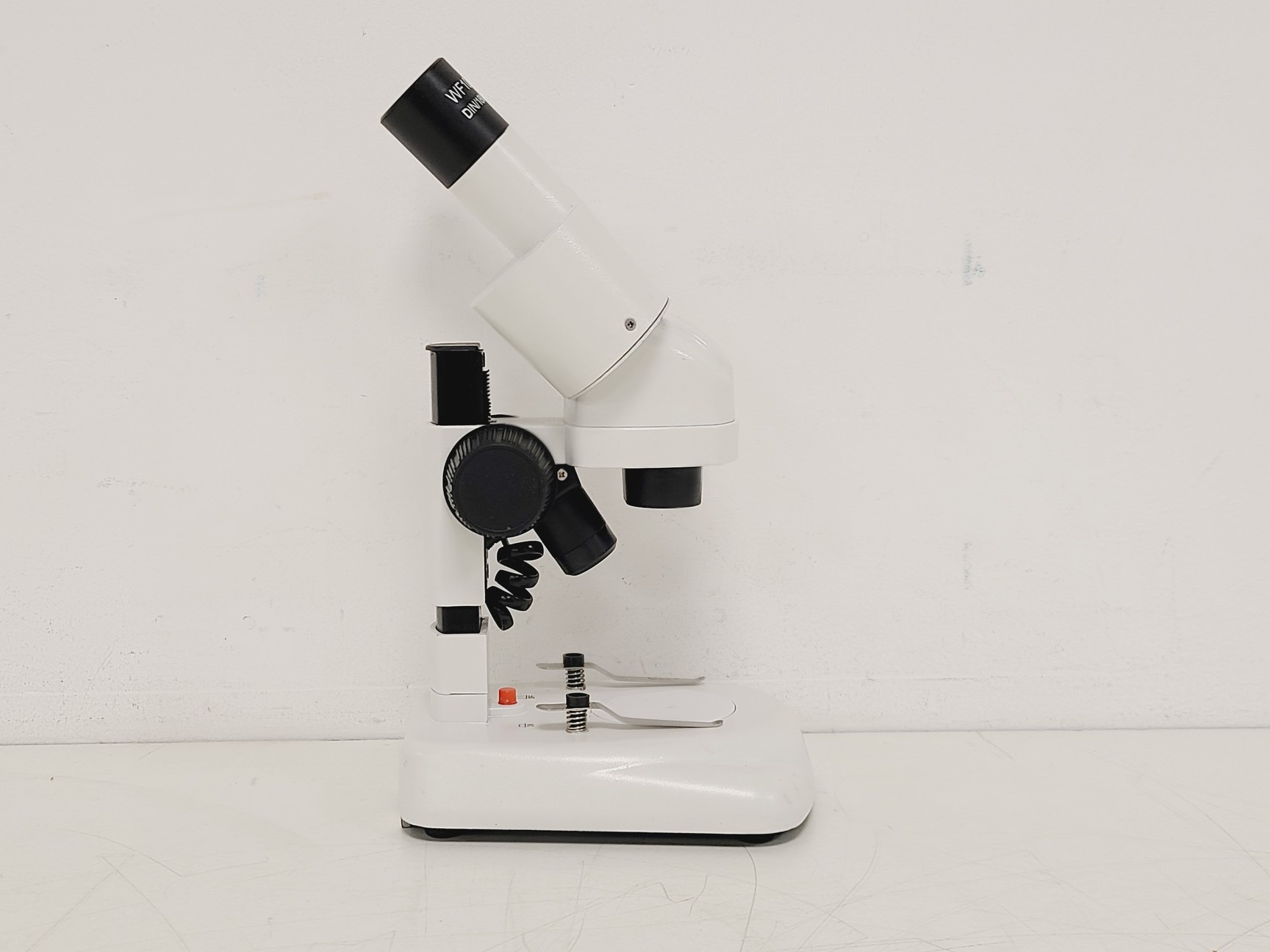 Image of Lot of 156 x BMS S-05 Stereo Battery-Operated Light Microscopes 