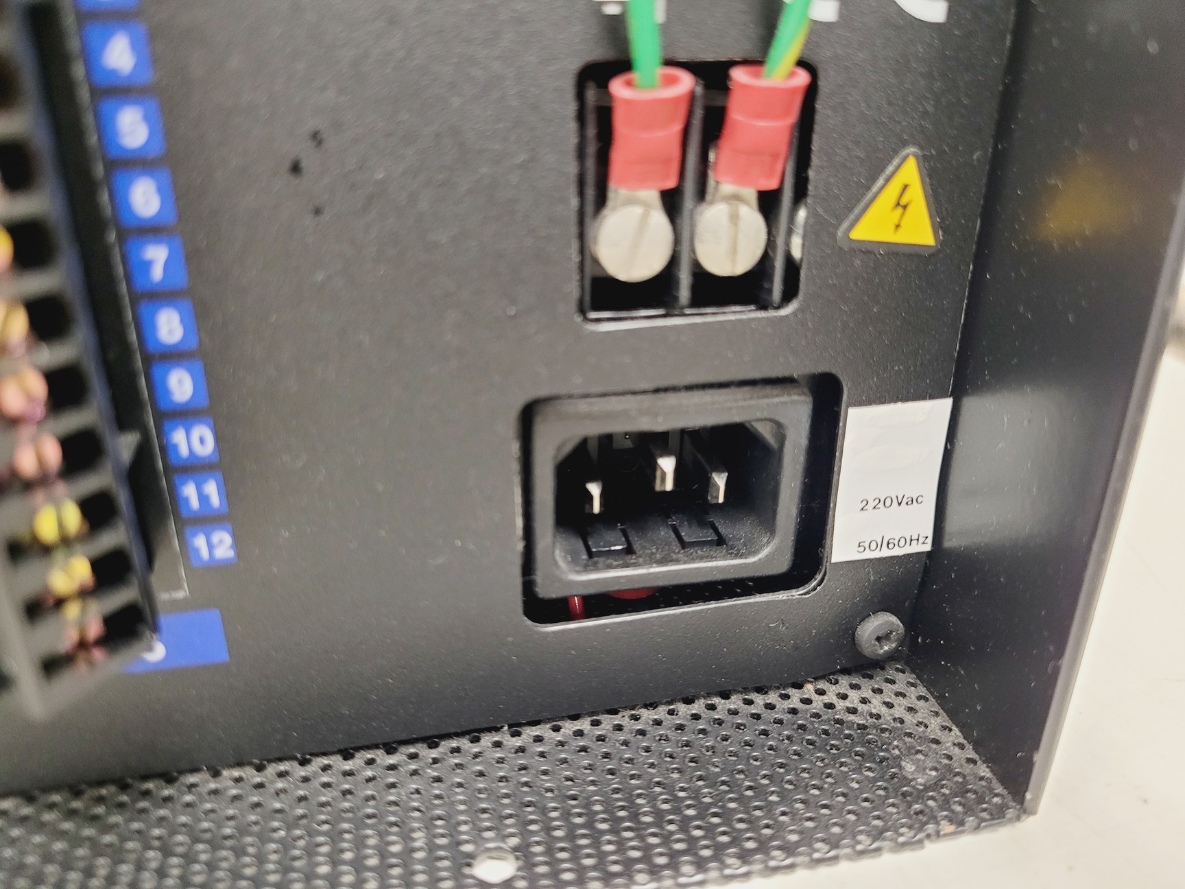 Image of Peek Measurement Model 4400 Alarm Monitor with Server Rack