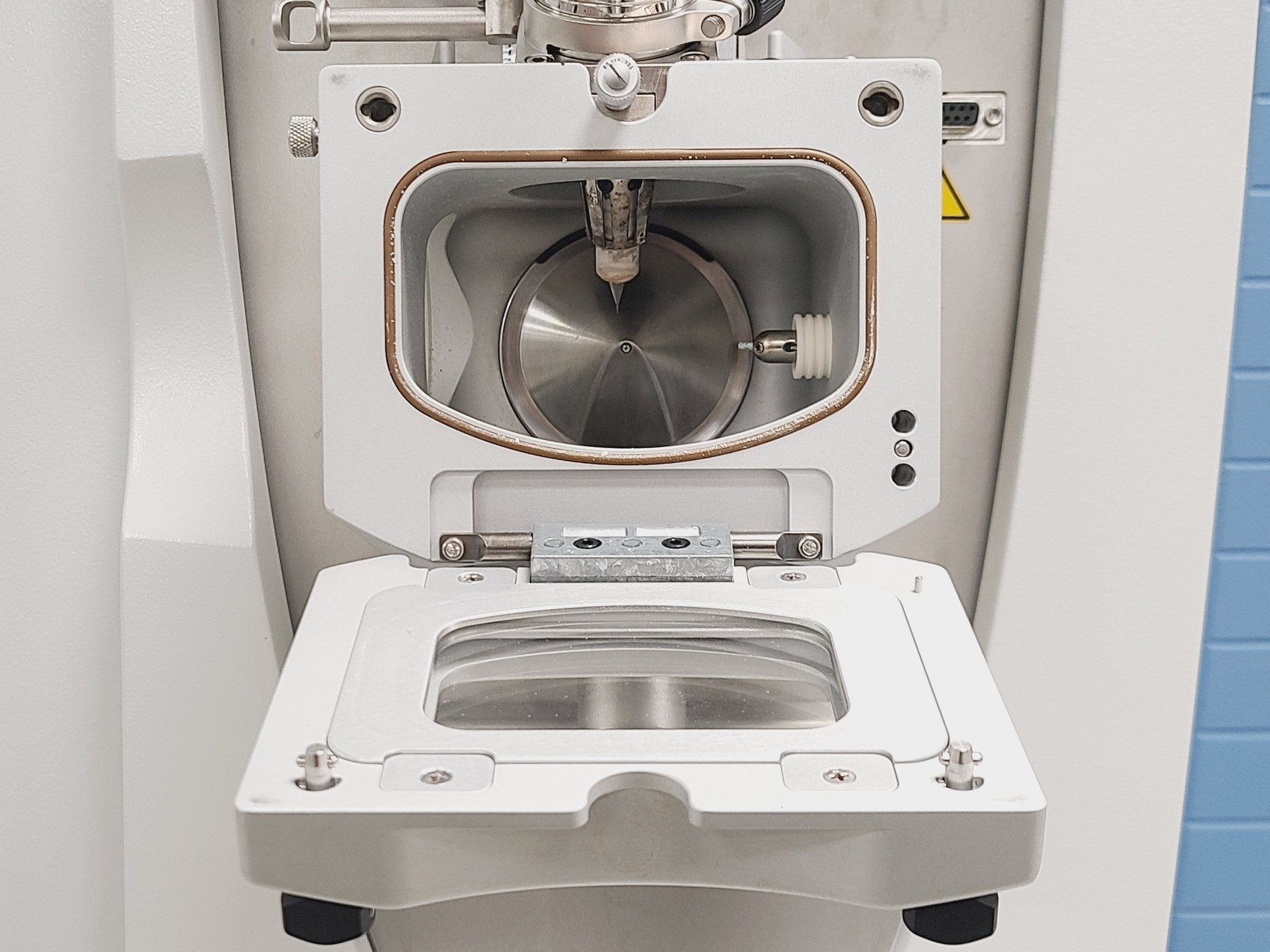 Image of Thermo Scientific Q Exactive Basic MS System w/ Sogevac SV 40-65 Pump