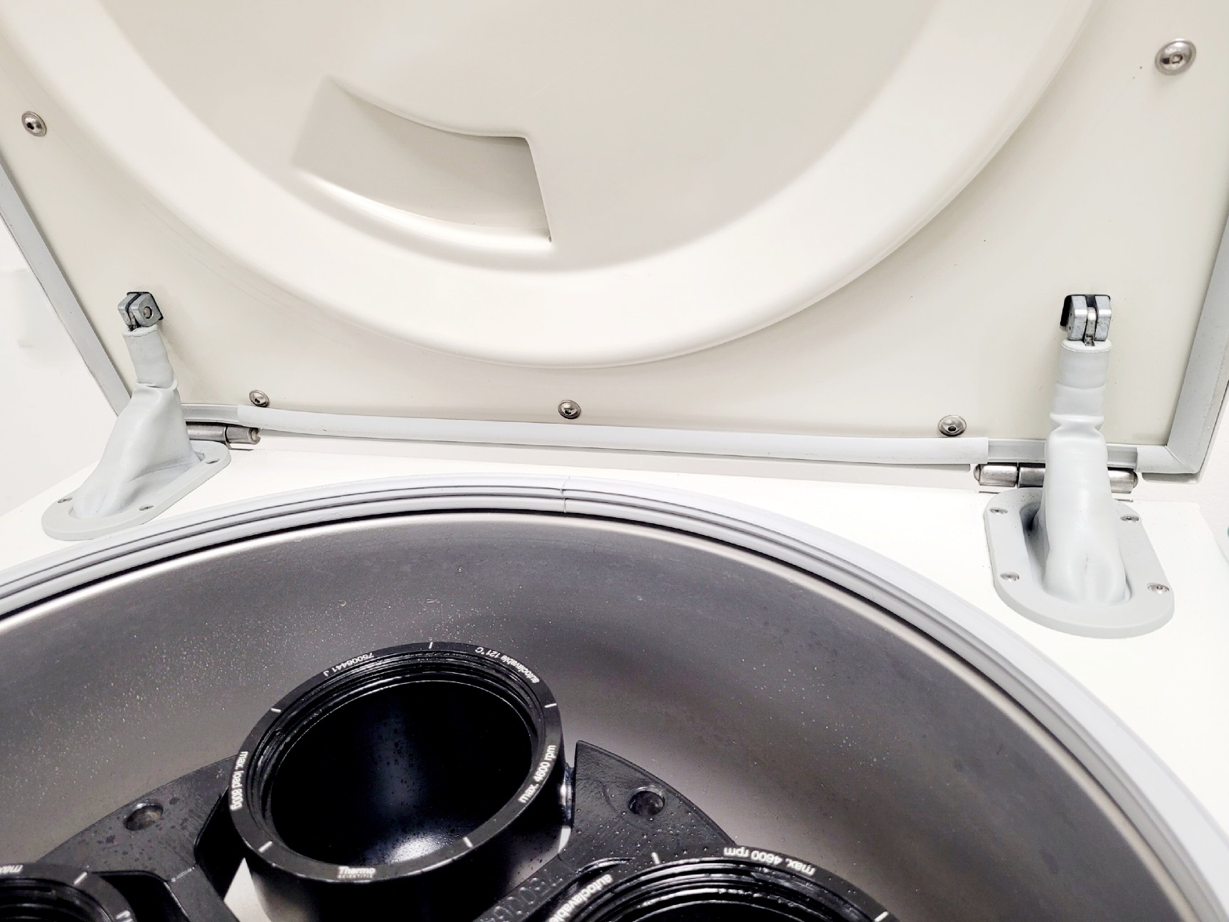 Image of Thermo Scientific Sorvall Legend T+ Benchtop Centrifuge