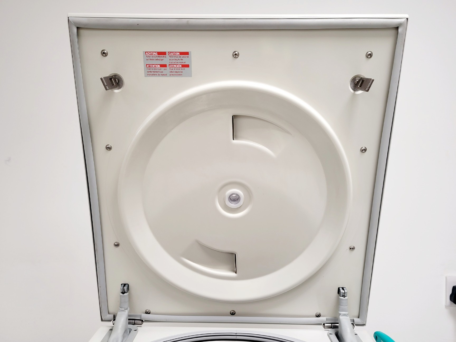 Image of Thermo Scientific Sorvall Legend T+ Benchtop Centrifuge