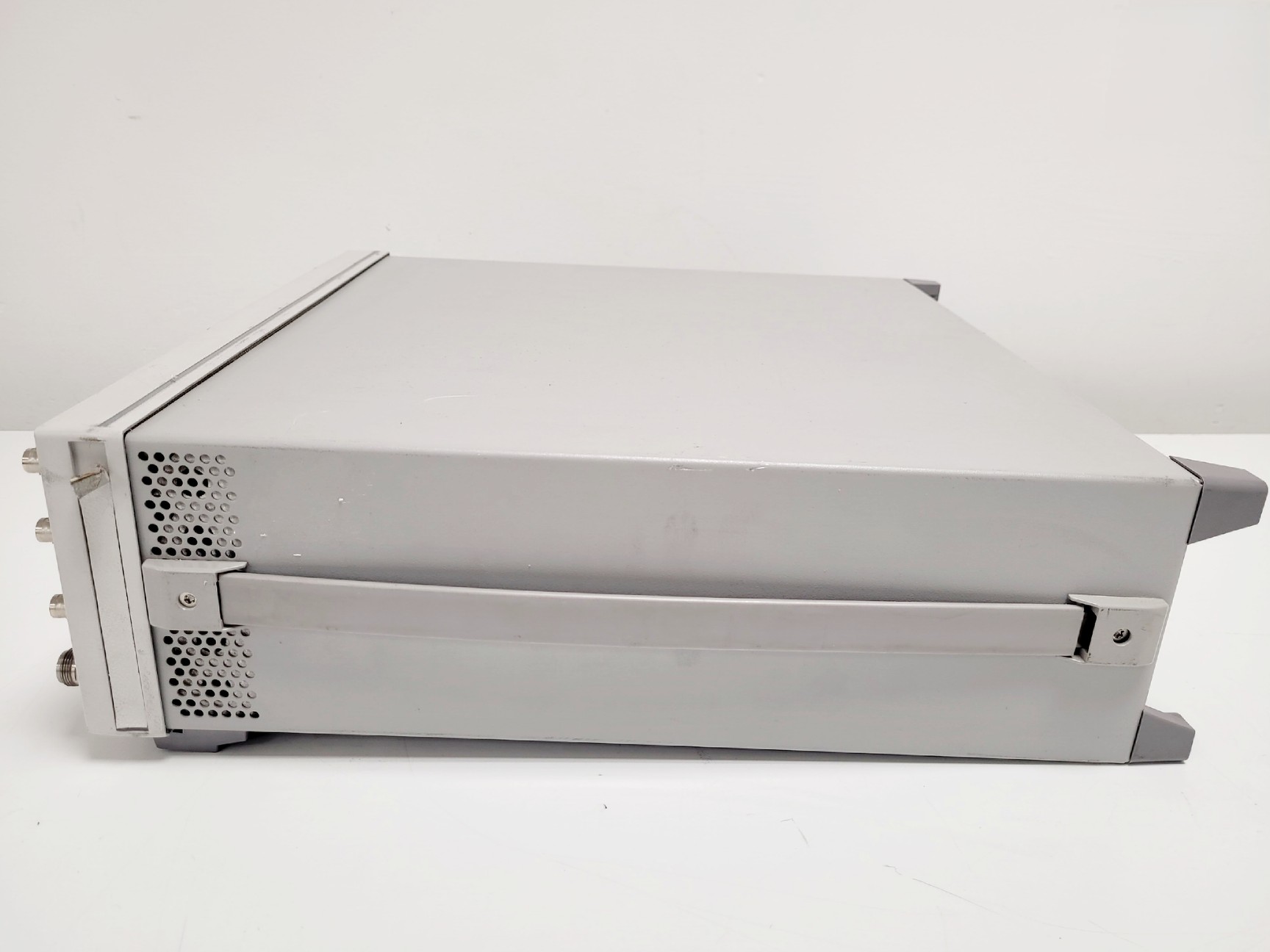 Image of Agilent E4426B ESG-AP Series Signal Generator