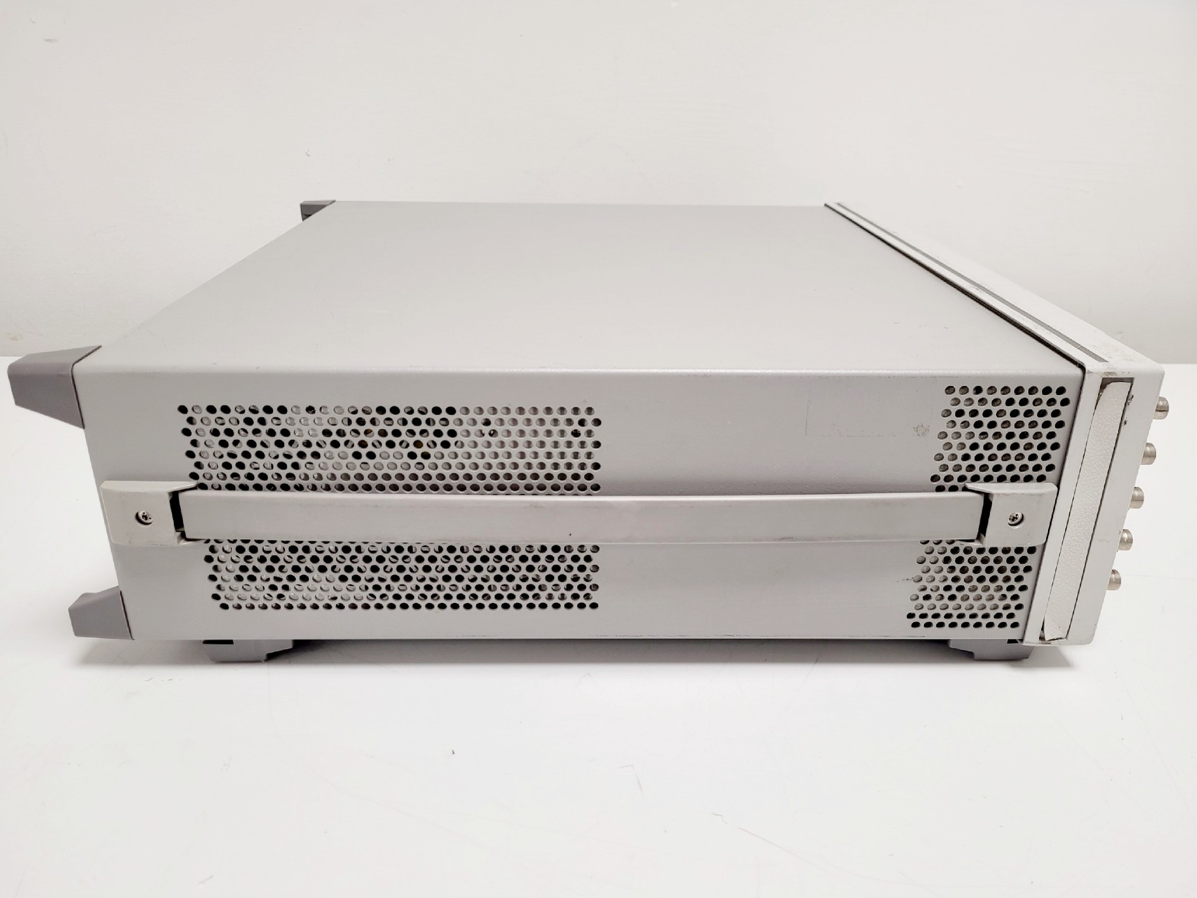 Image of Agilent E4433B ESG-D Series Signal Generator