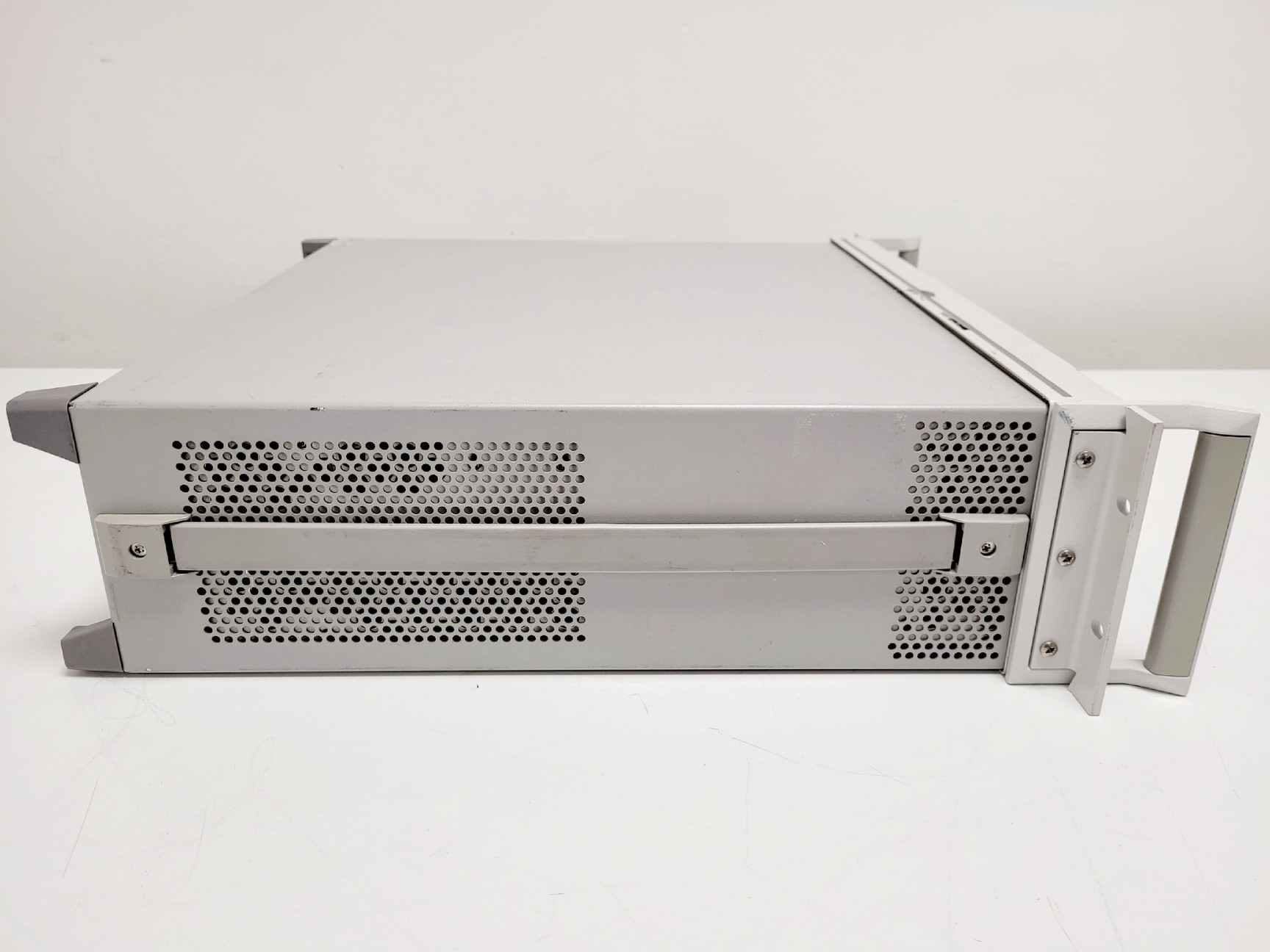 Image of Agilent E4437B ESG-AP Series Signal Generator