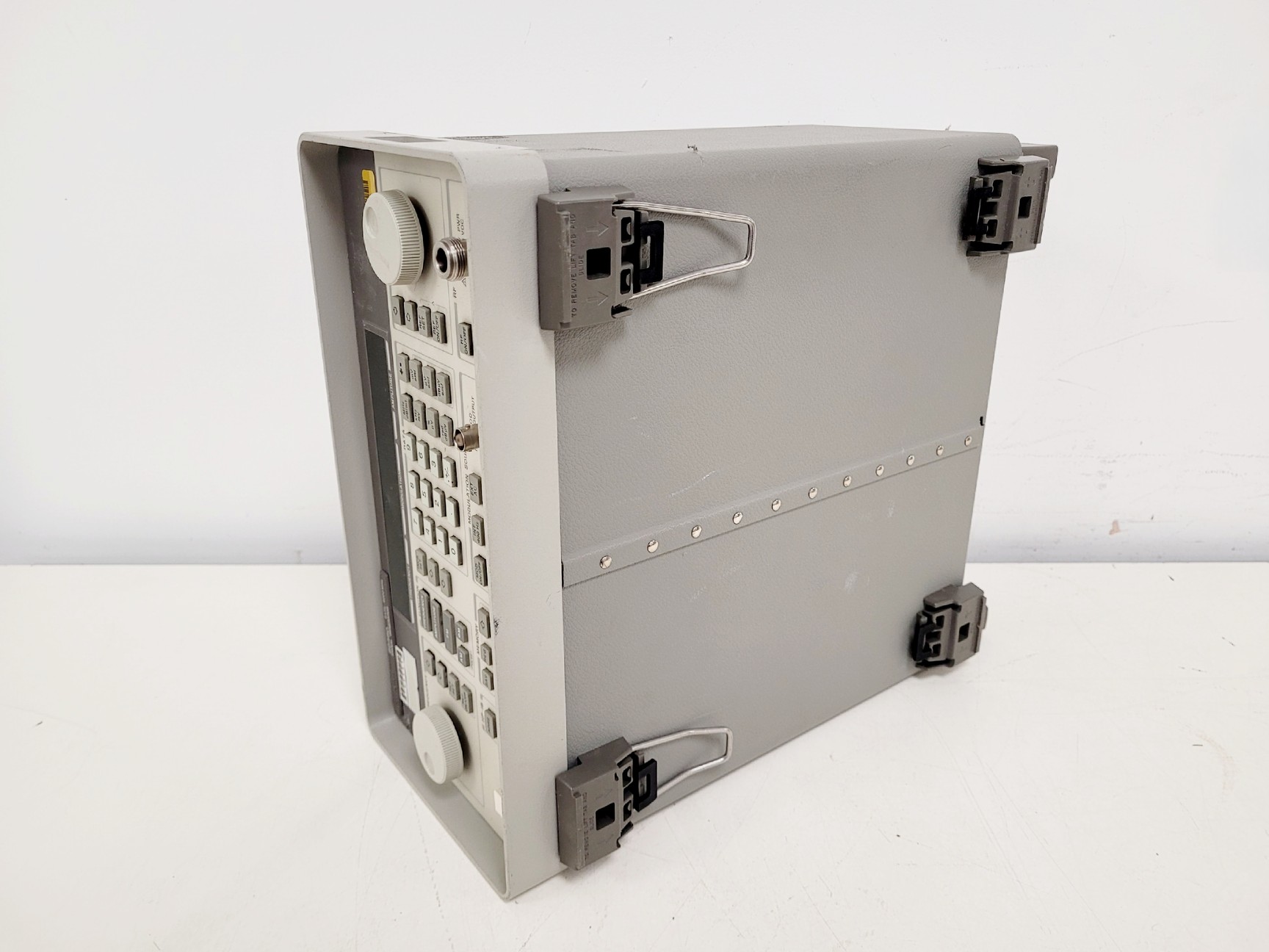 Image of Agilent 8648D Signal Generator