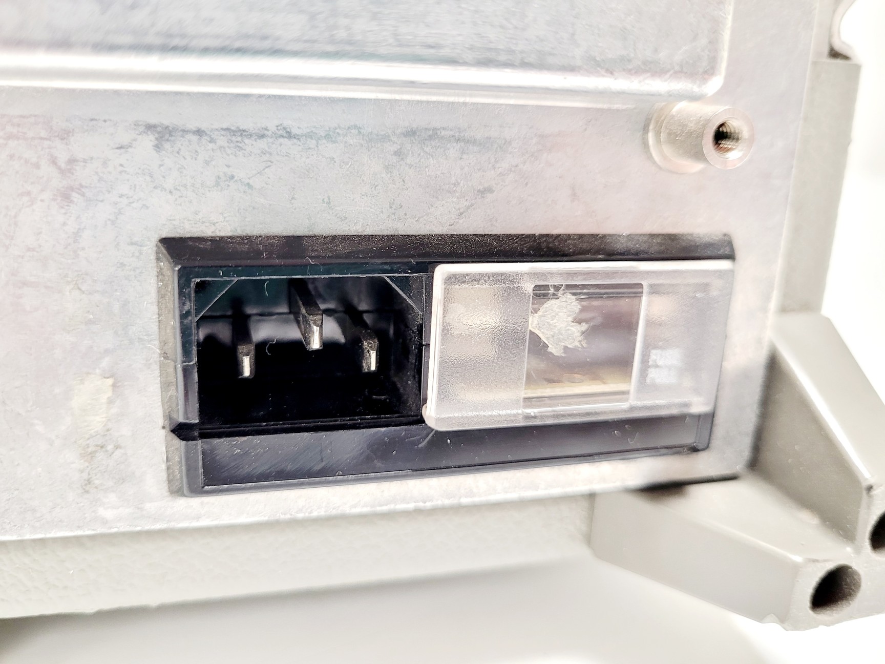 Image of Hewlett Packard 8664A Synthesized Signal Generator