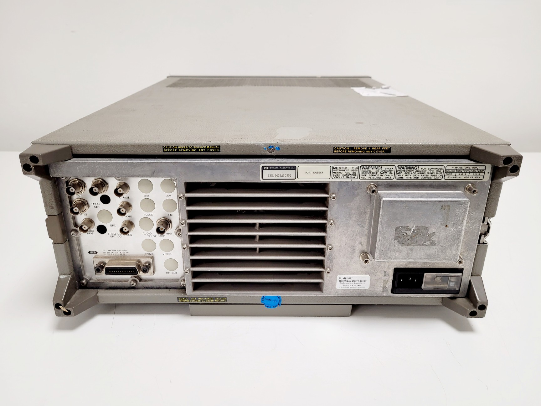 Image of Hewlett Packard 8664A Synthesized Signal Generator