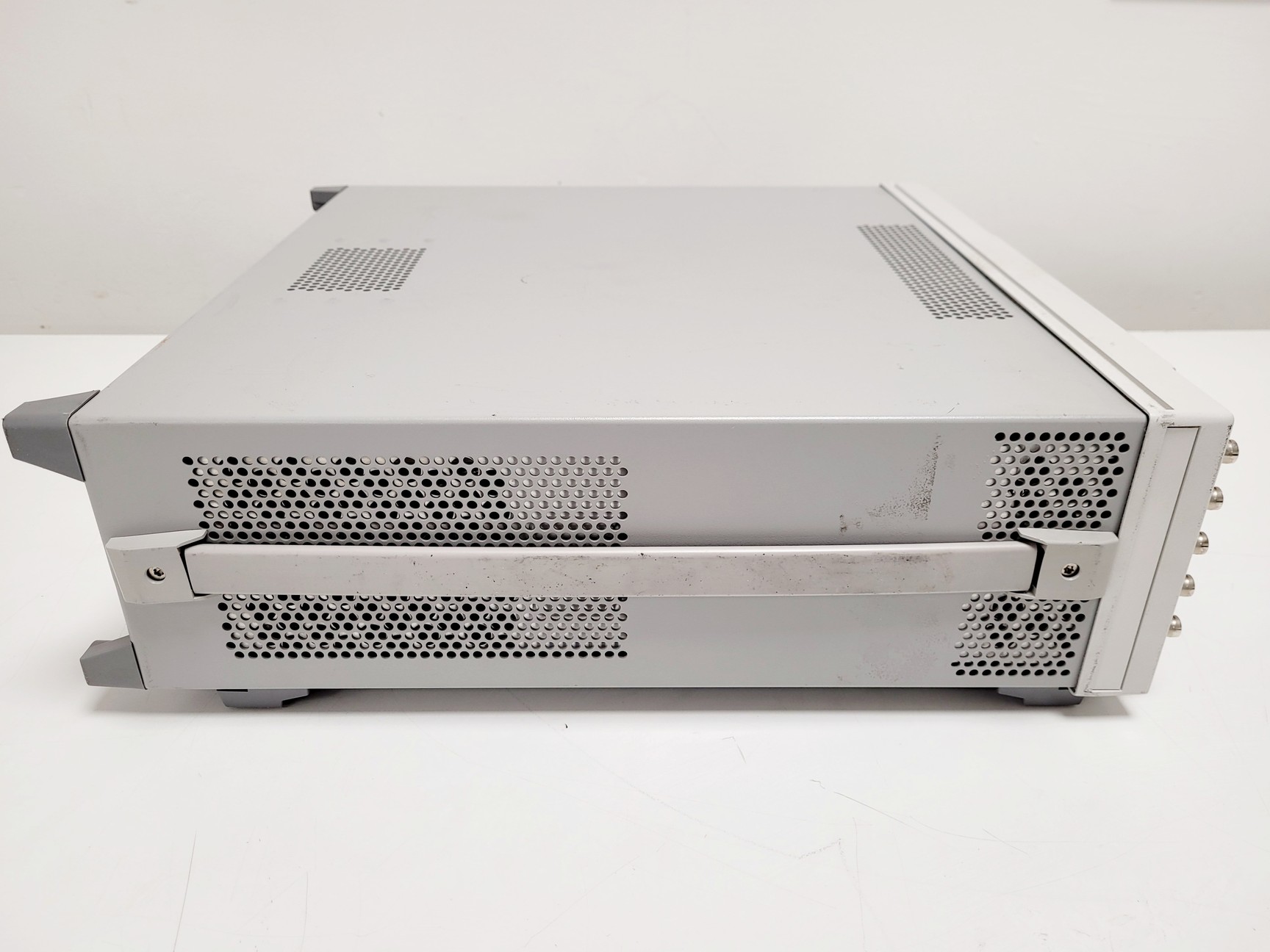 Image of Agilent E4438C ESG Vector Signal Generator