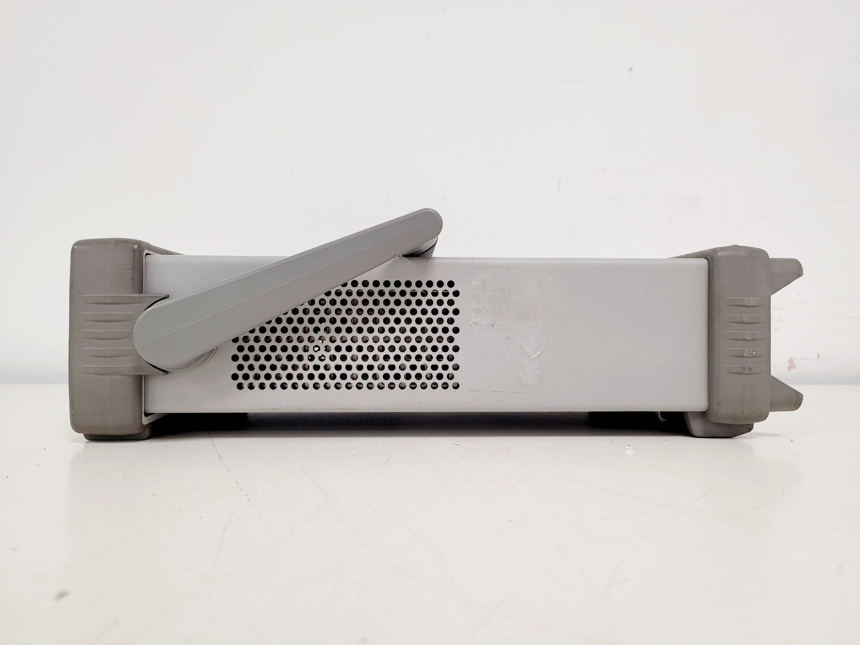 Image of Agilent 33250A Function/Arbitrary Waveform Generator