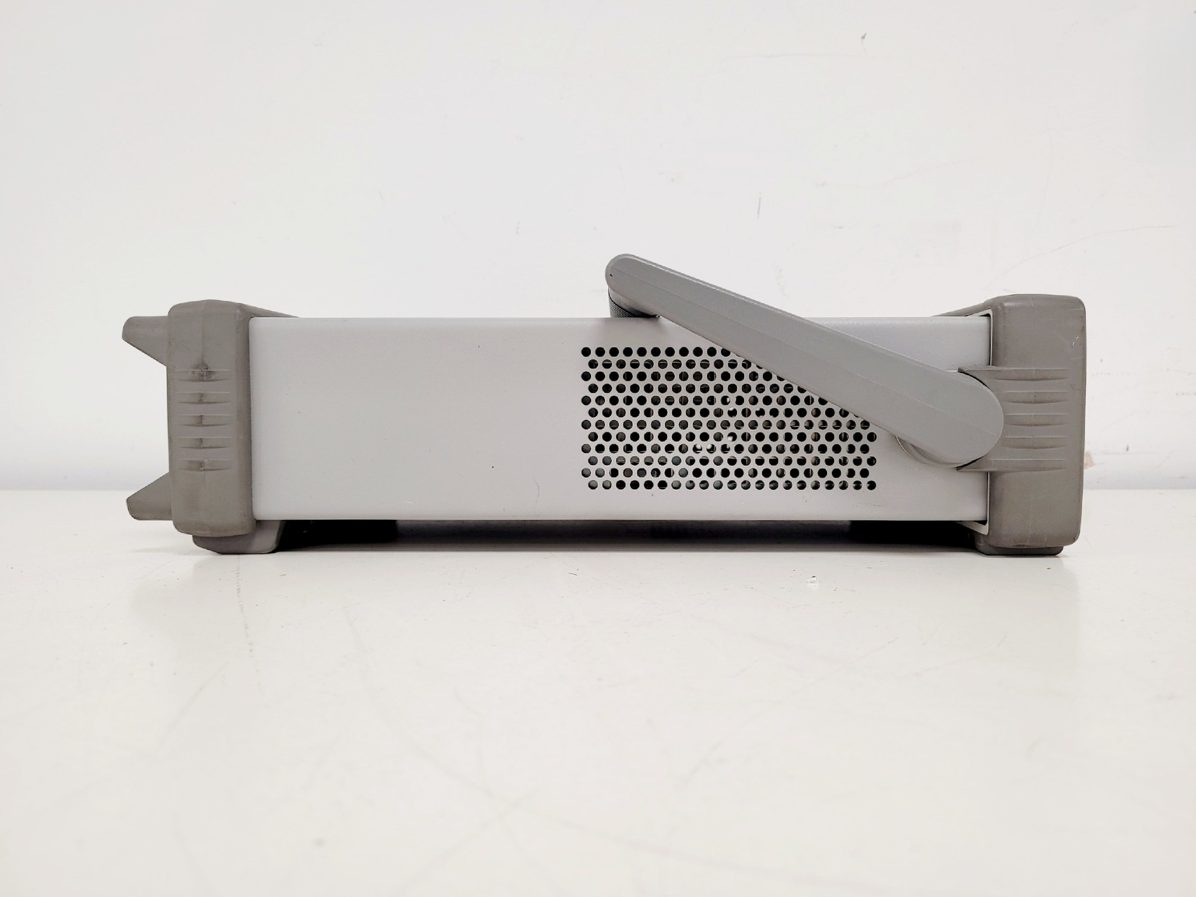 Image of Agilent 33250A Function/Arbitrary Waveform Generator