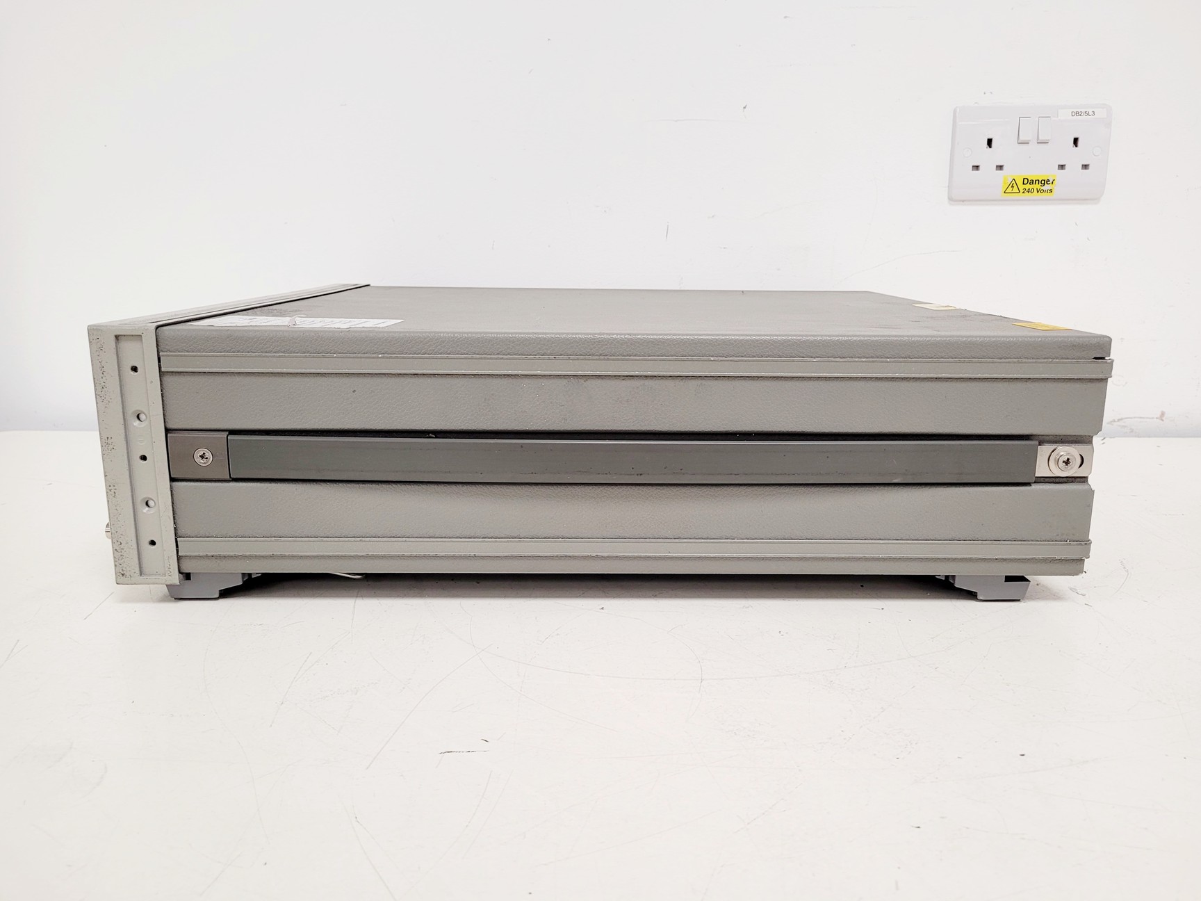 Image of Hewlett Packard 3325B Synthesizer/Function Generator