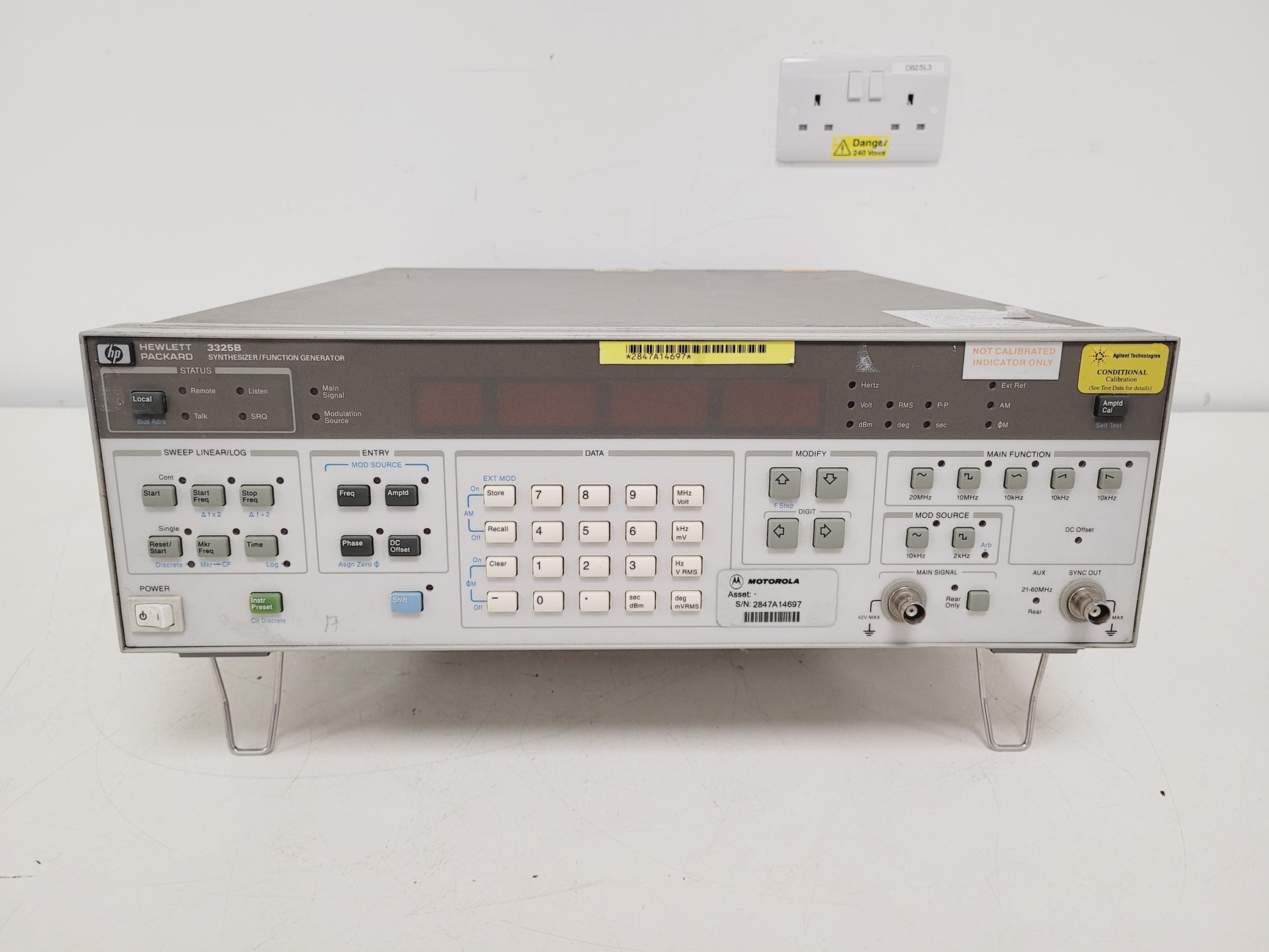 Image of Hewlett Packard 3325B Synthesizer/Function Generator