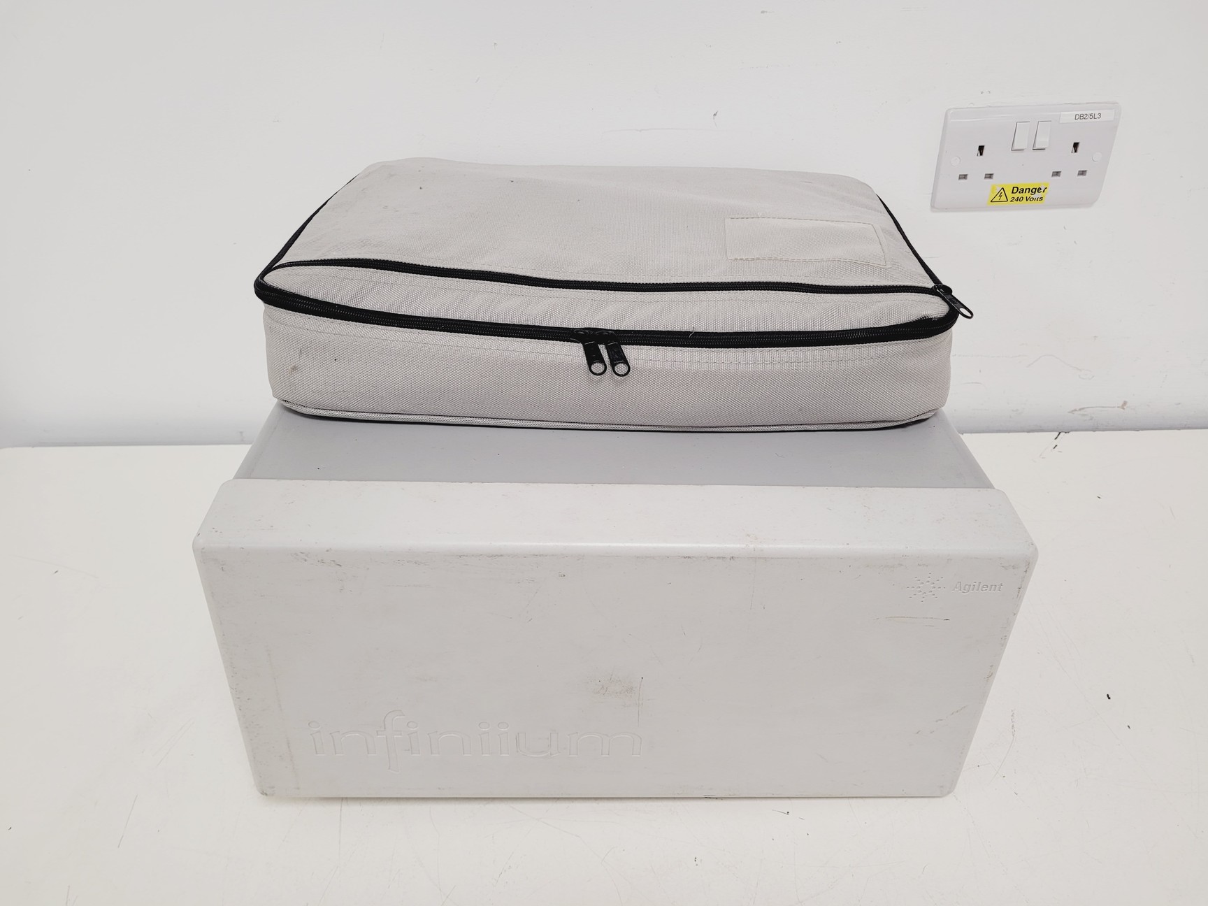 Image of Agilent Infiniium 54825A Oscilloscope 500 MHz 2 GSa/s