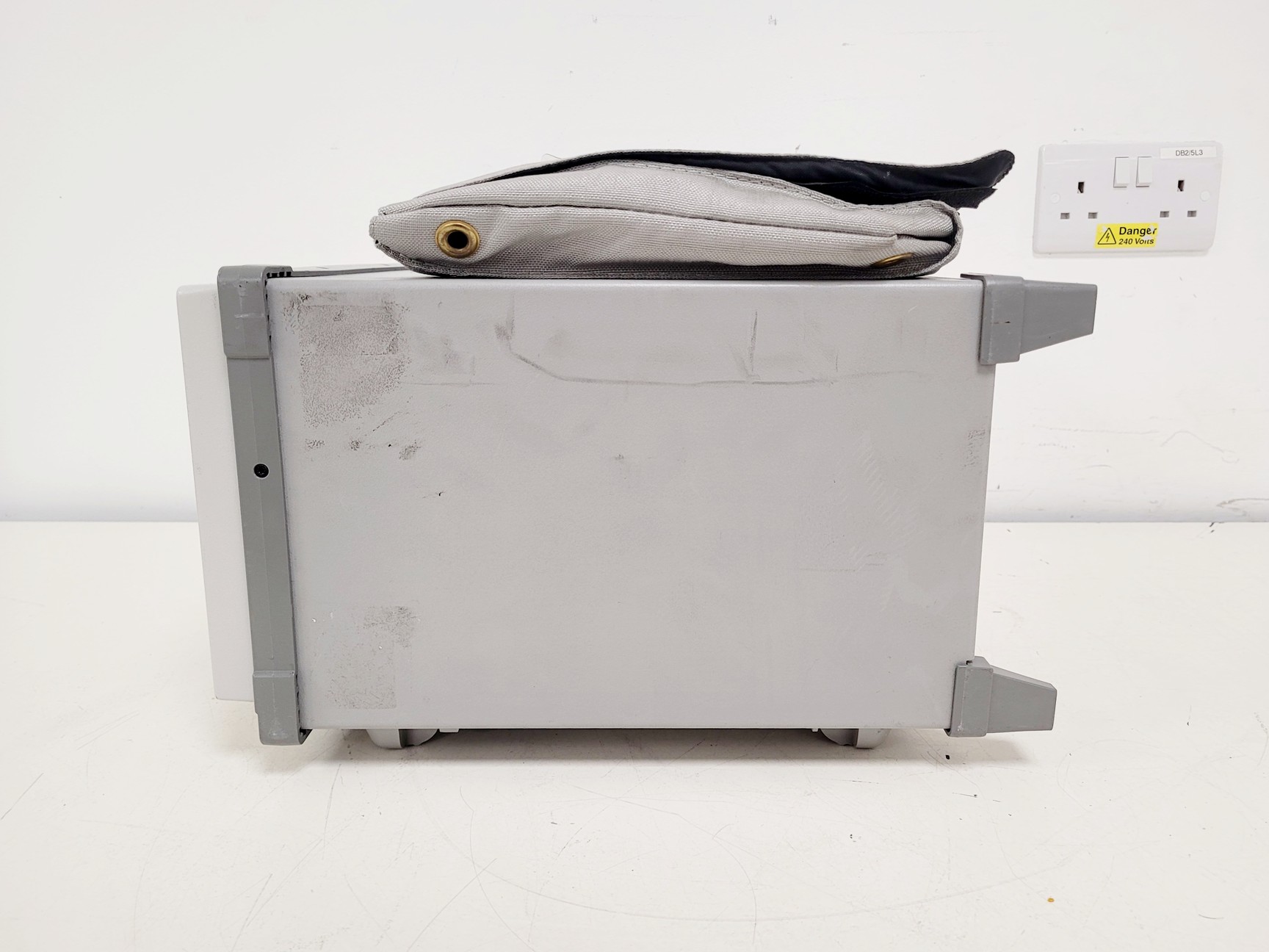 Image of Agilent 1672G Logic Analyzer 