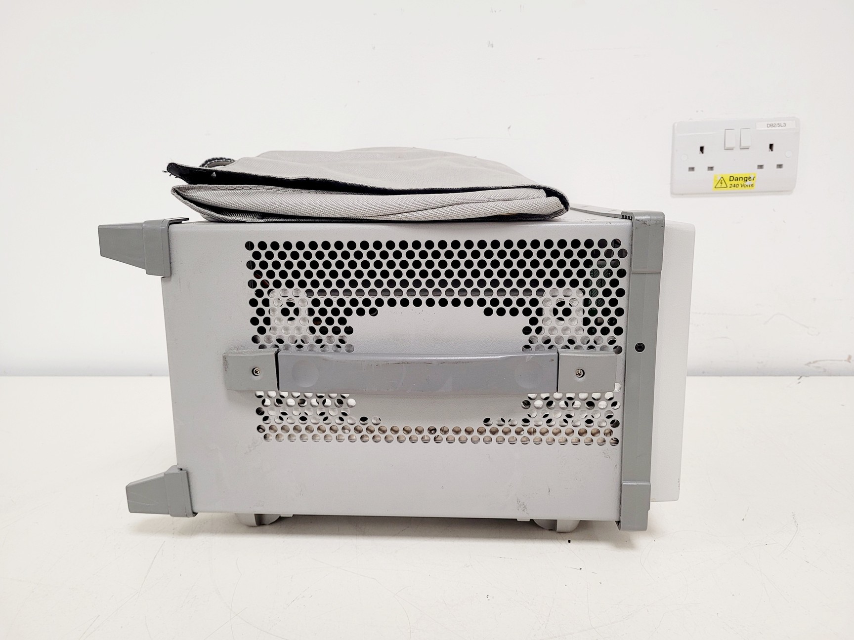 Image of Agilent 1672G Logic Analyzer 