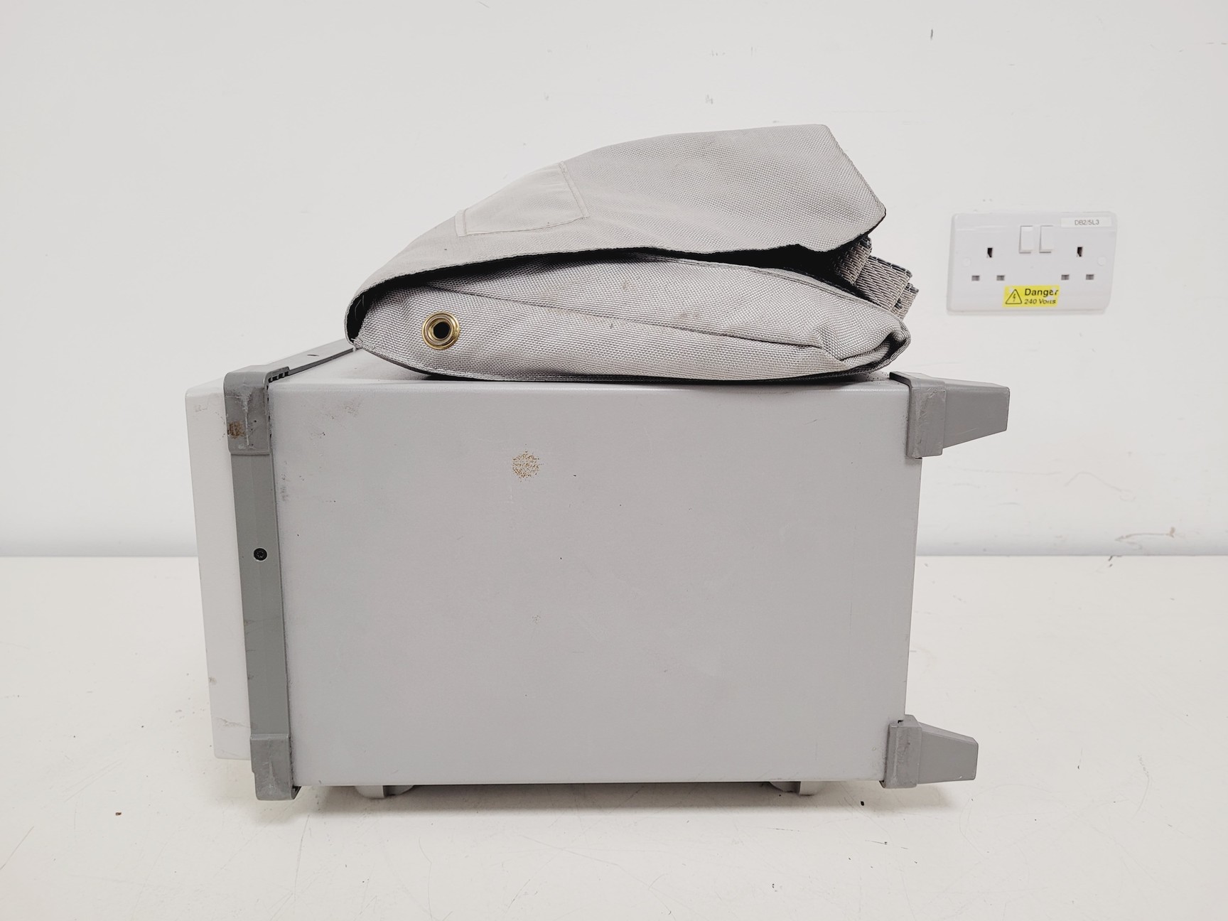 Image of Agilent 1670G Logic Analyzer w/ Accessories