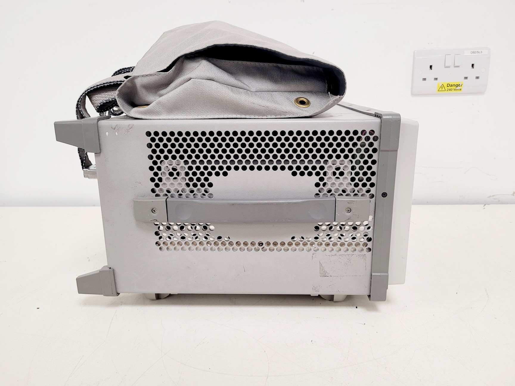 Image of Agilent 1670G Logic Analyzer w/ Accessories