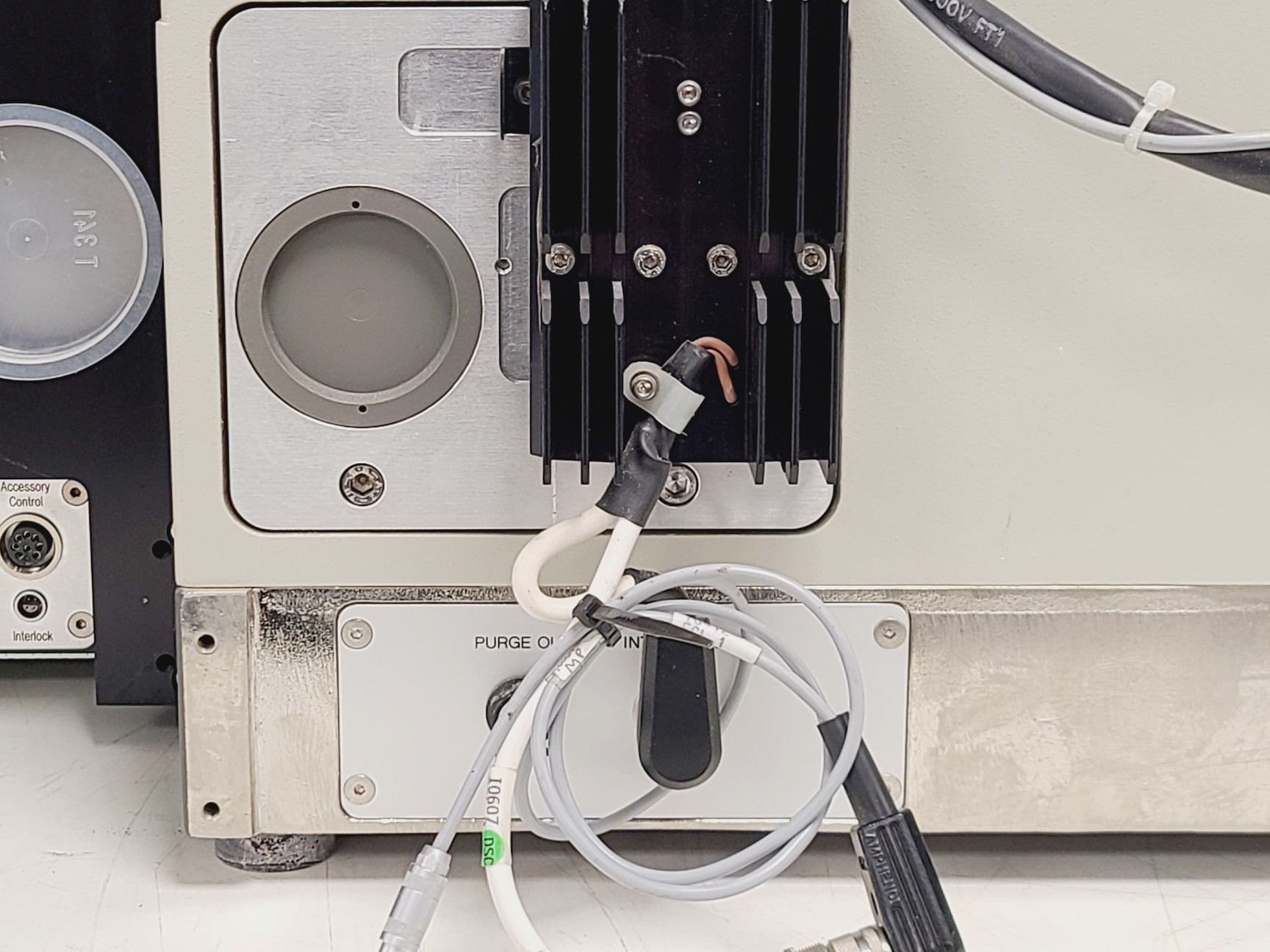 Image of Bruker Equinox 55 FTIR Spectrometer/Bruker FRA 106-S Raman Spectrometer