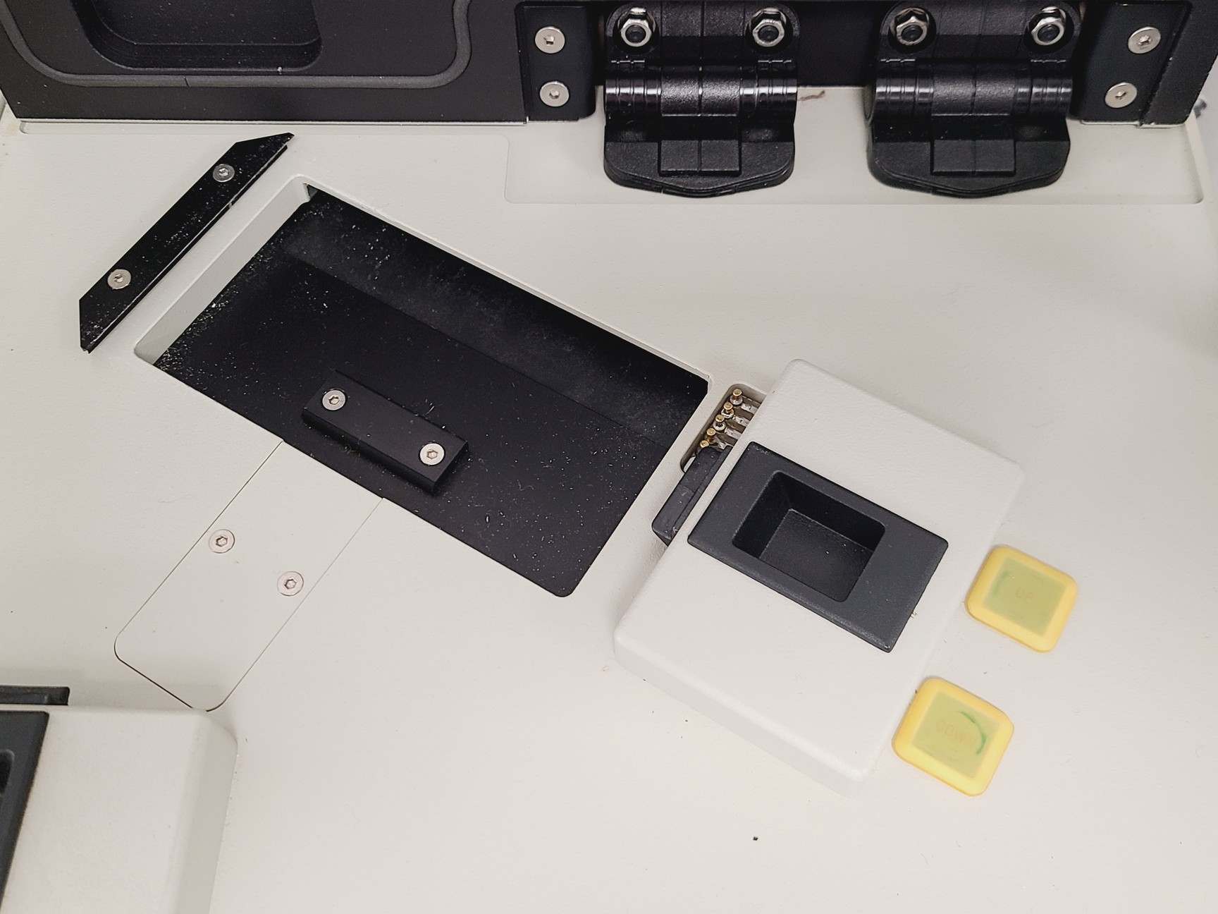 Image of Bruker Equinox 55 FTIR Spectrometer/Bruker FRA 106-S Raman Spectrometer