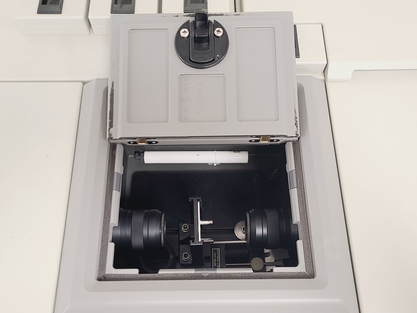 Image of Bruker Equinox 55 FTIR Spectrometer/Bruker FRA 106-S Raman Spectrometer