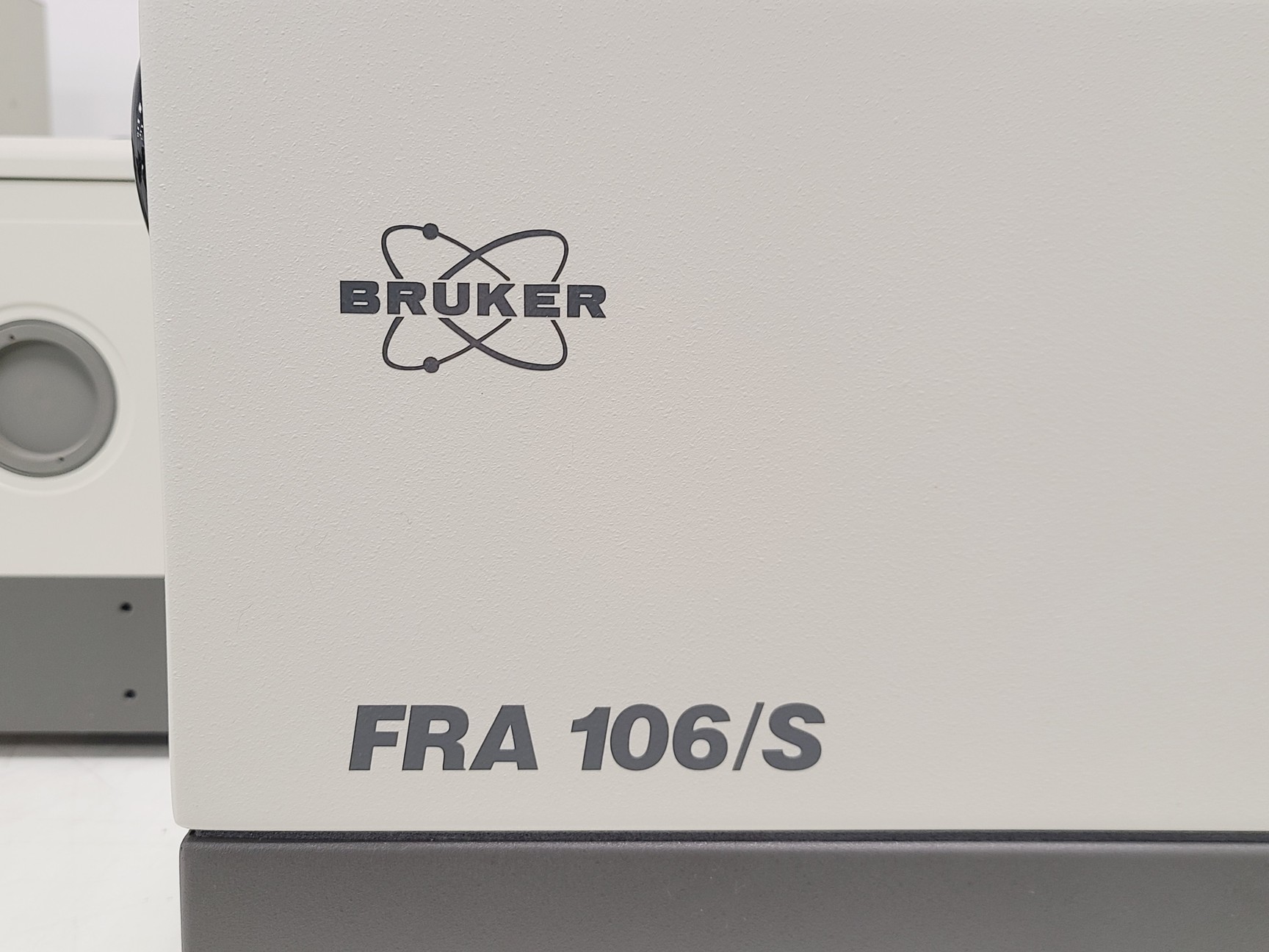 Image of Bruker Equinox 55 FTIR Spectrometer/Bruker FRA 106-S Raman Spectrometer