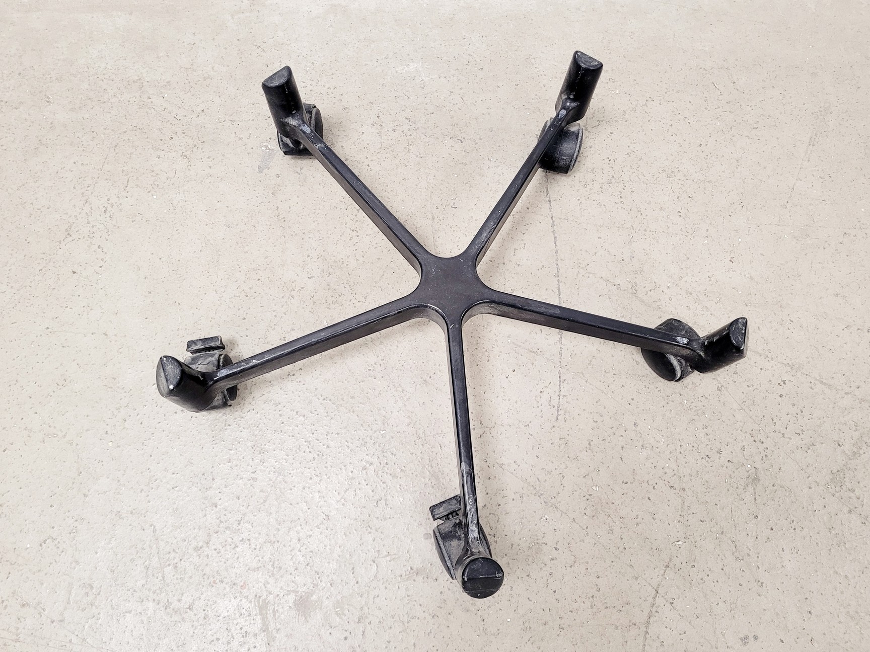 Image of Taylor-Wharton 35 VHC Liquid Nitrogen Dewar w/ Stand