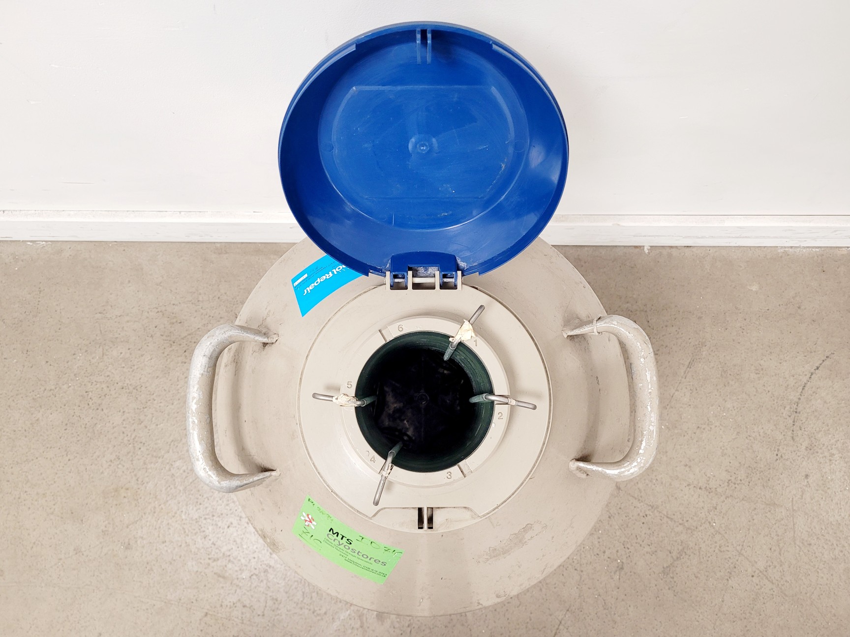 Image of Taylor-Wharton 35 VHC Liquid Nitrogen Dewar w/ Stand