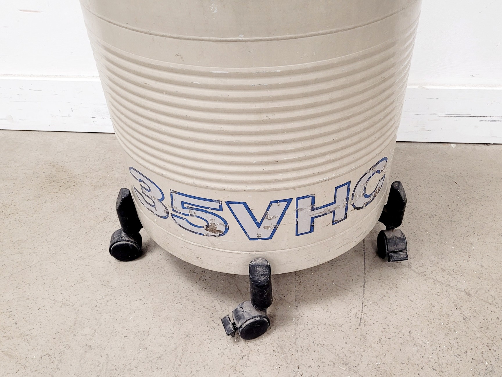 Image of Taylor-Wharton 35 VHC Liquid Nitrogen Dewar w/ Stand
