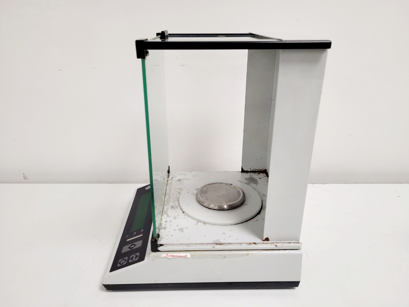 Image of Precisa 210 AM Floating Range Analytical Balance