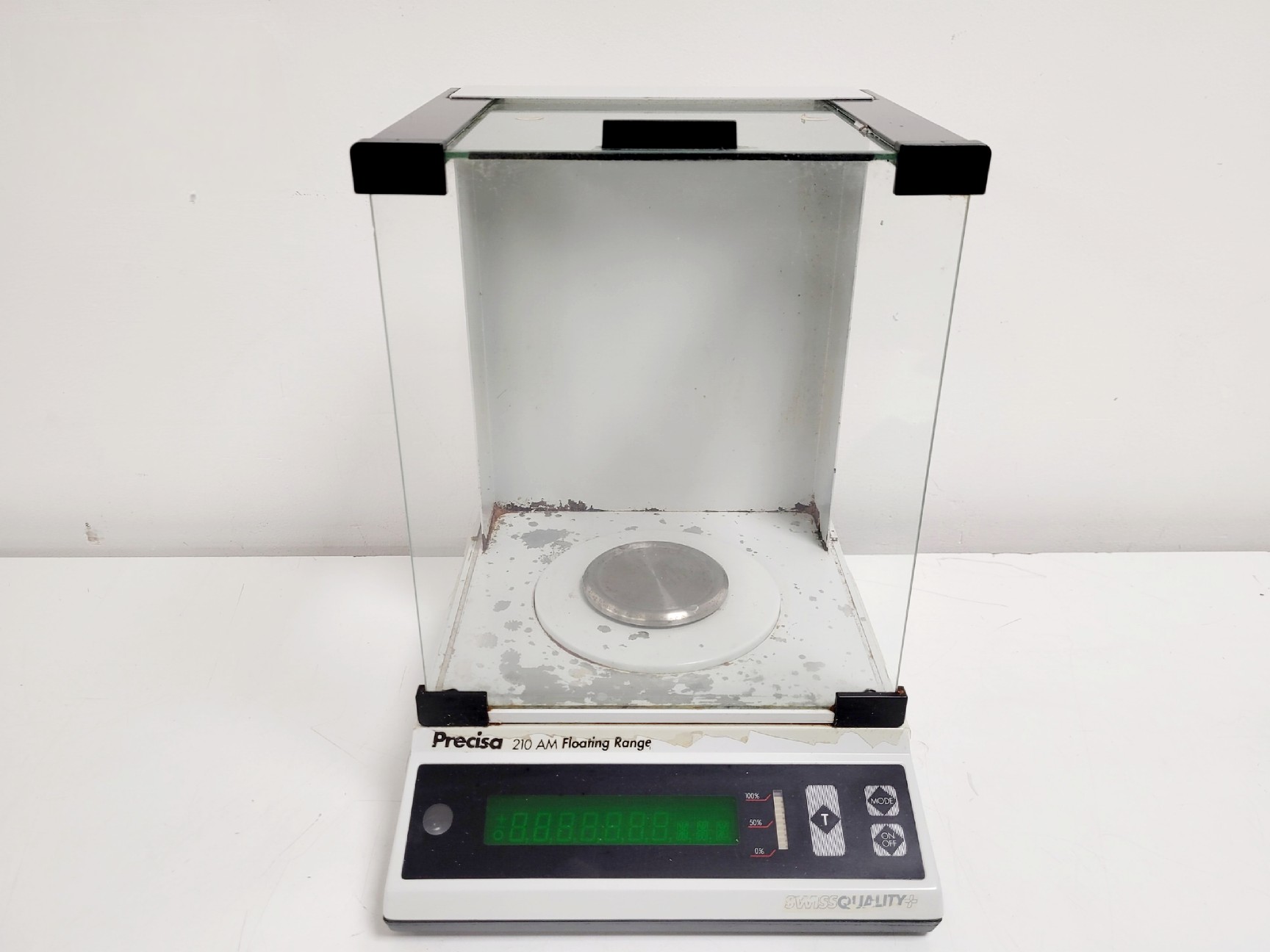 Image of Precisa 210 AM Floating Range Analytical Balance