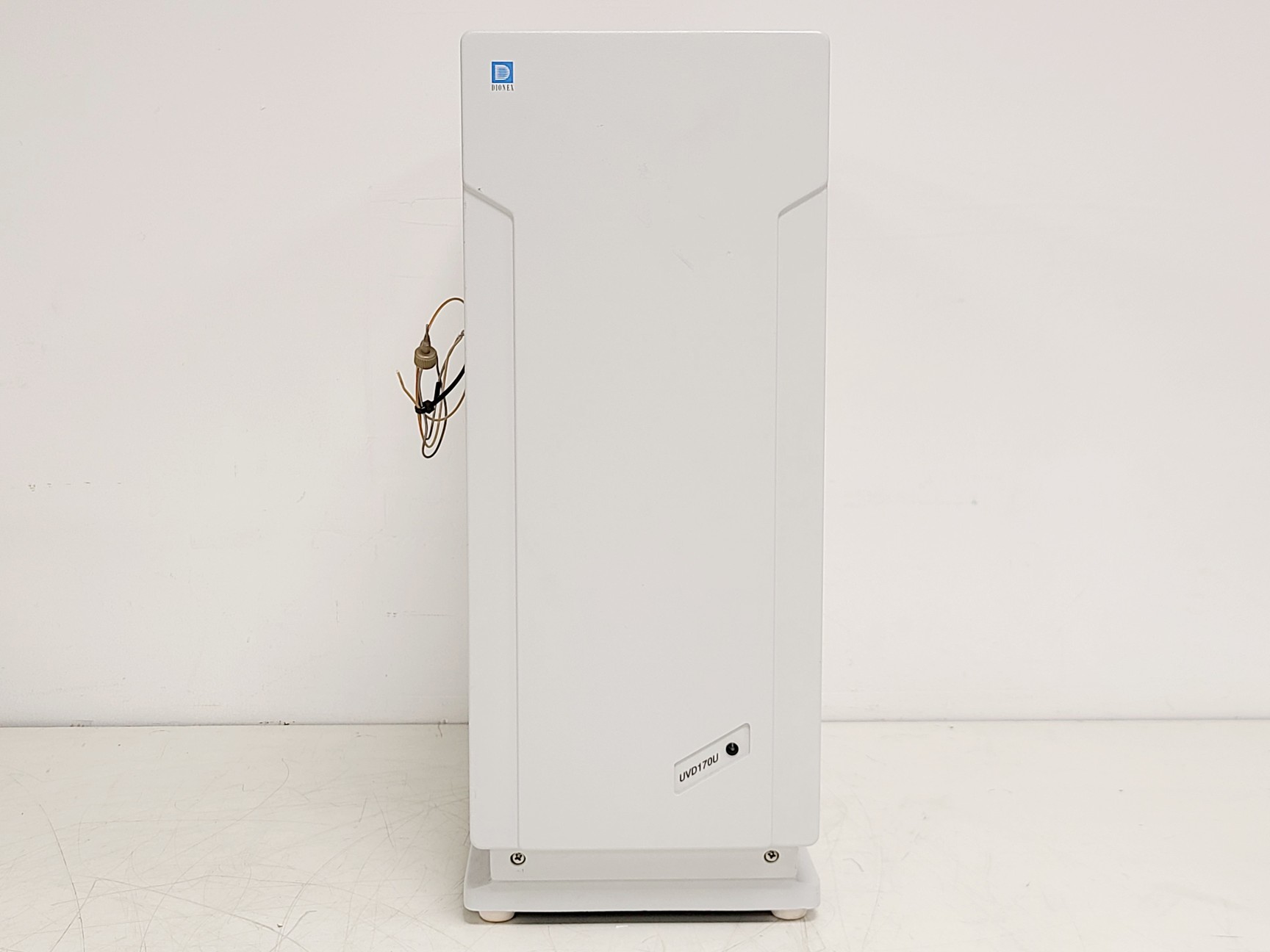 Sor Rack Dionex UVD170U W/ P680 HPLC Pump and SOR-100 Solvent Rack Chromatography