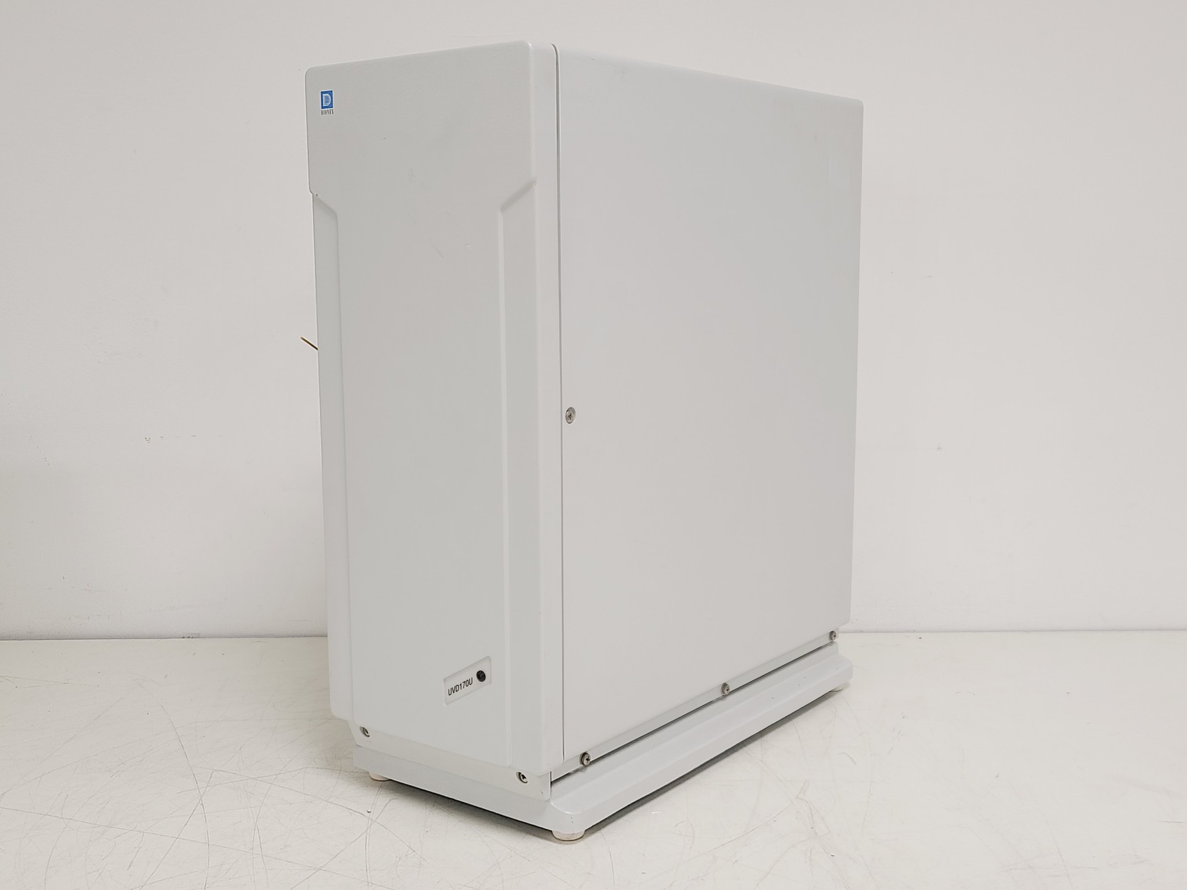Sor Rack Dionex UVD170U W/ P680 HPLC Pump and SOR-100 Solvent Rack Chromatography