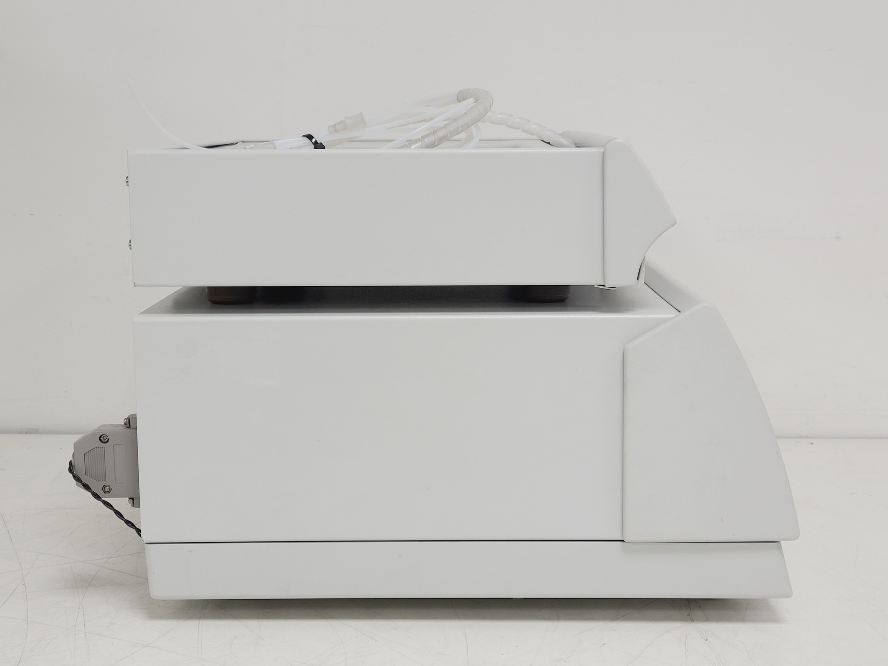 Image of Dionex UVD170U W/ P680 HPLC Pump and SOR-100 Solvent Rack Chromatography