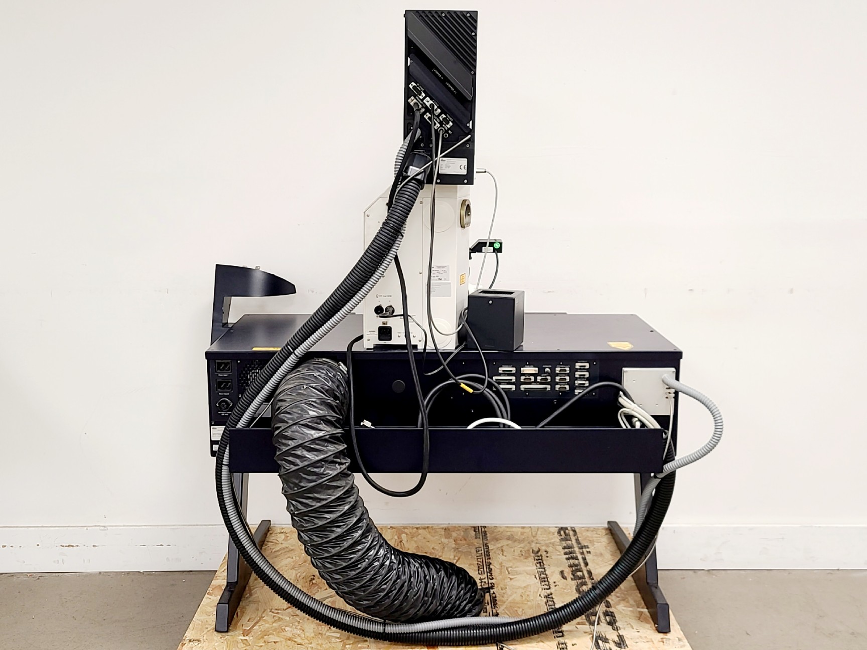 Image of Leica Microsystems TCS SP 2 Confocal Microscope System W/ PC