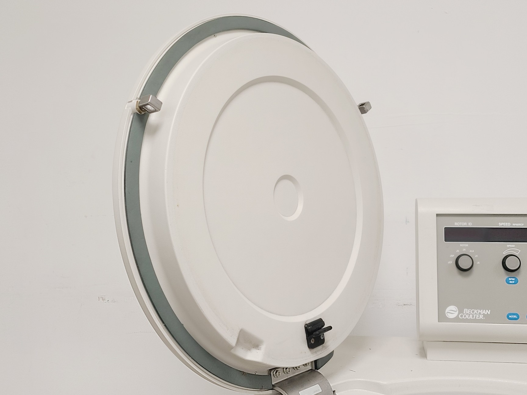 Image of Beckman Coulter Avanti J-26 XP Floor Standing Centrifuge