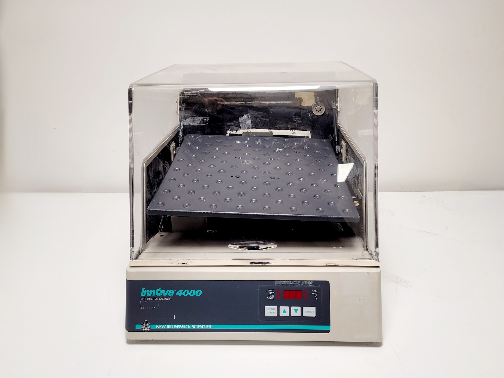 Image of New Brunswick Scientific Innova 4000 Shaking Incubator