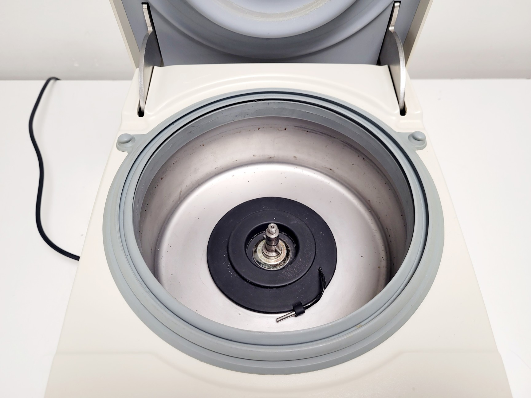 Image of Thermo Heraeus Fresco 17 Benchtop Centrifuge Lab