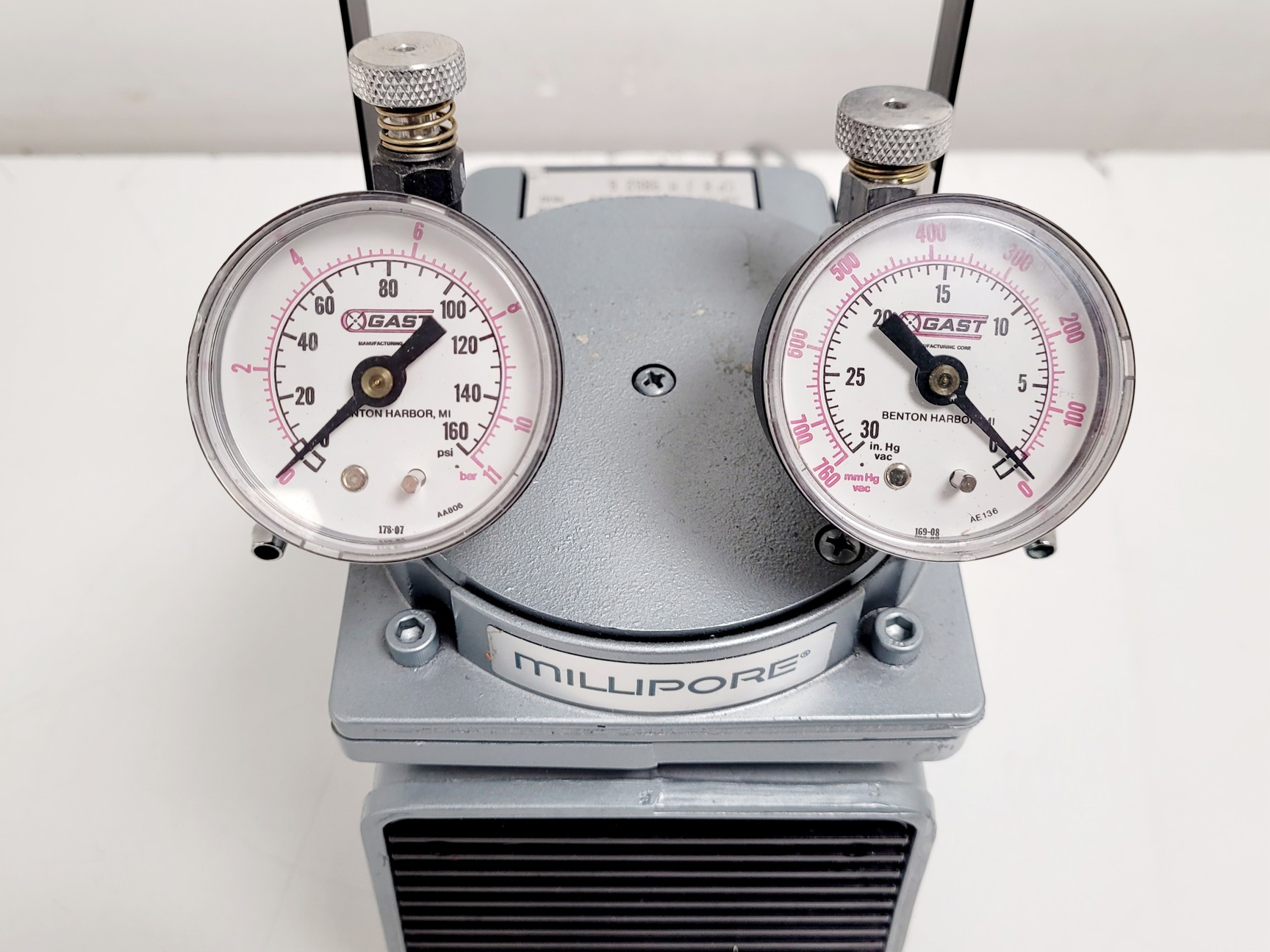 Image of Millipore XX5522050 Vacuum Pump