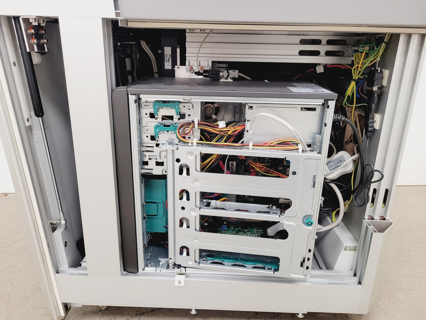 Image of Chip-Man Technologies Cell-IQ Cell Imaging & Analysis Live Cell Imaging System