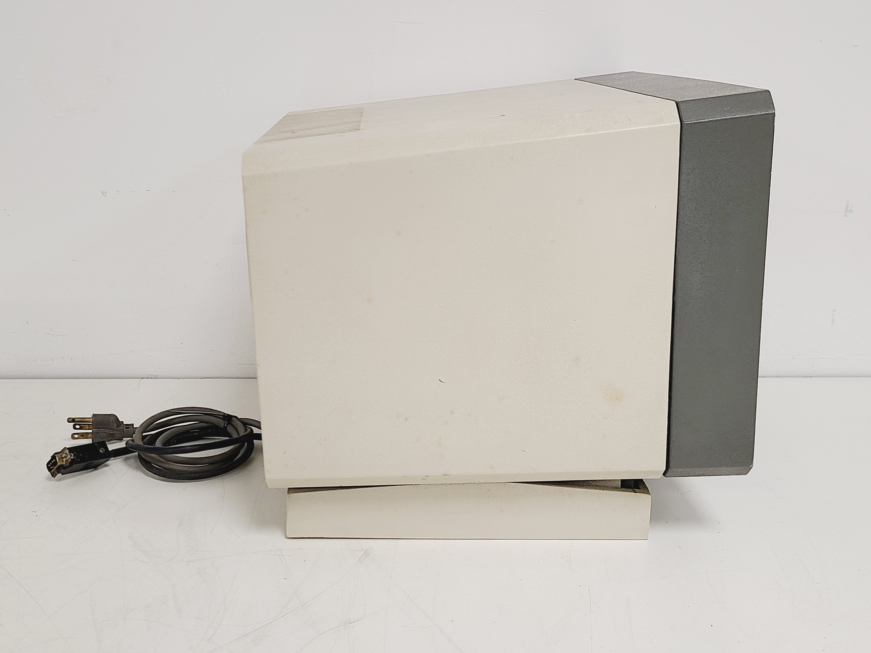 Image of Perkin Elmer 3500 Infared Data Station w/ Perkin Elmer Keyboard & Monitor