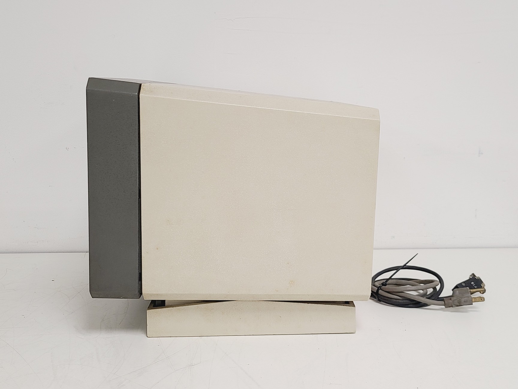 Image of Perkin Elmer 3500 Infared Data Station w/ Perkin Elmer Keyboard & Monitor