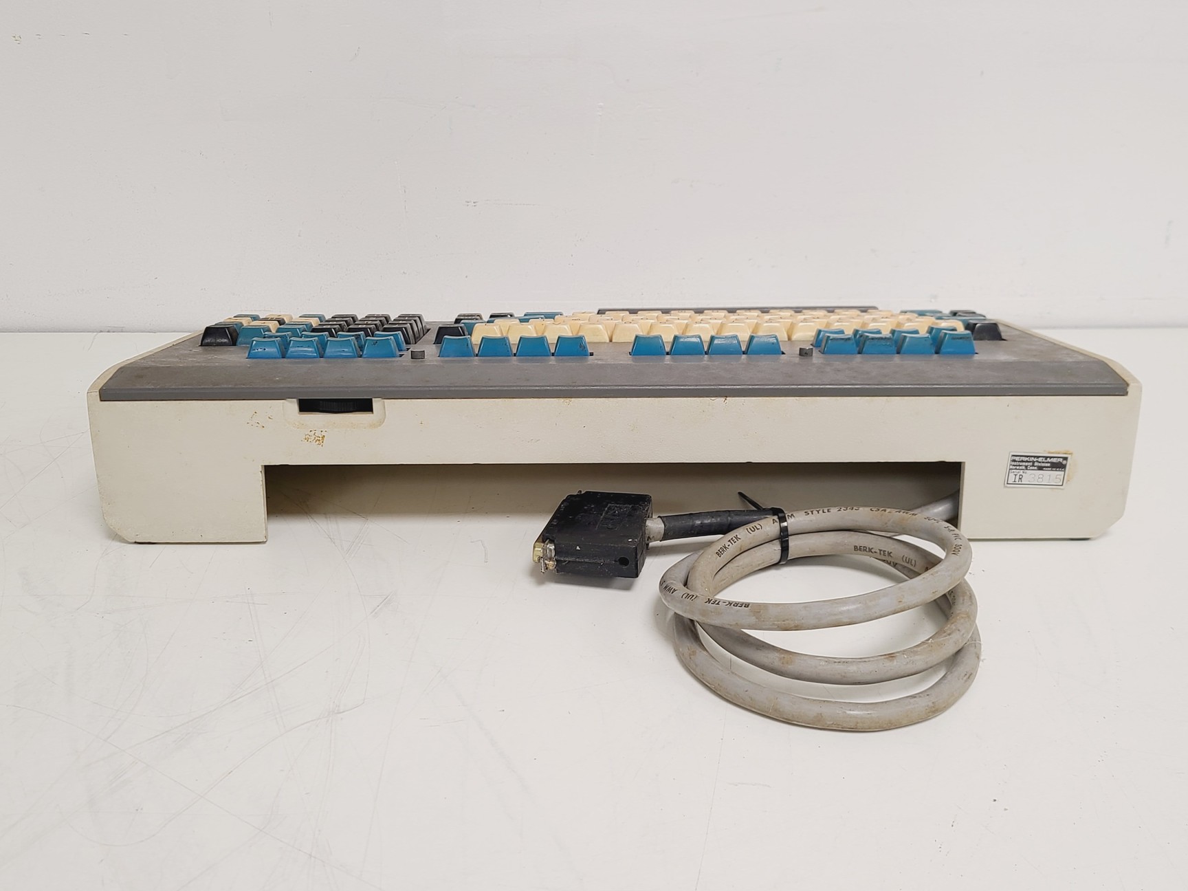 Image of Perkin Elmer 3500 Infared Data Station w/ Perkin Elmer Keyboard & Monitor