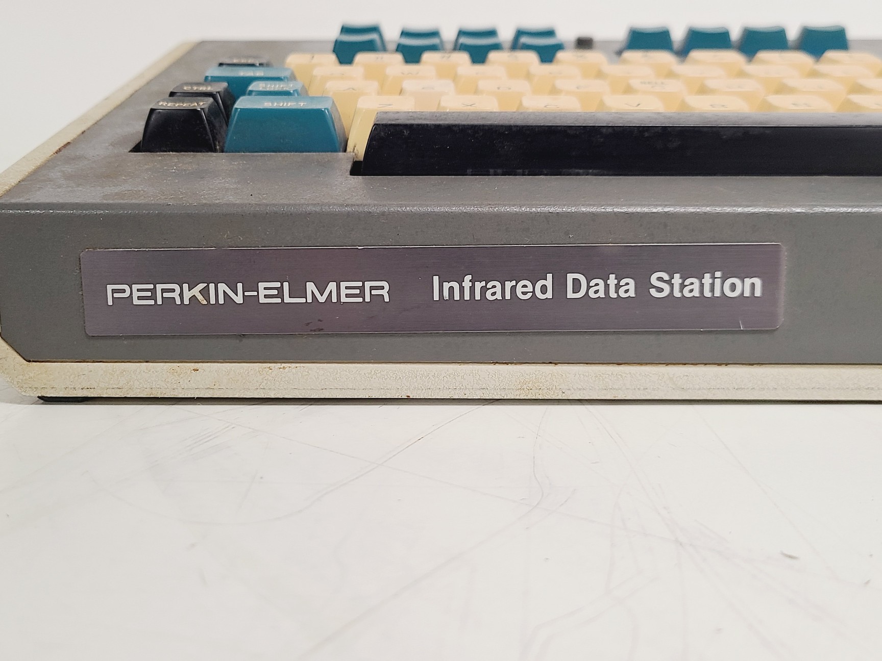 Image of Perkin Elmer 3500 Infared Data Station w/ Perkin Elmer Keyboard & Monitor