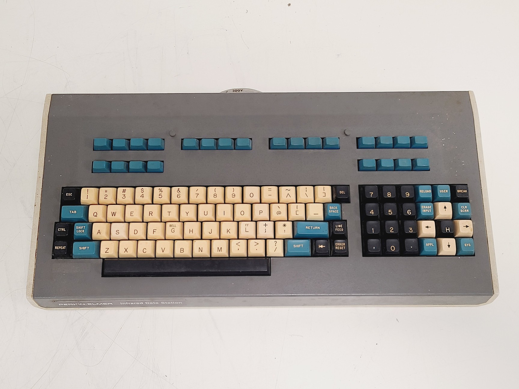 Image of Perkin Elmer 3500 Infared Data Station w/ Perkin Elmer Keyboard & Monitor